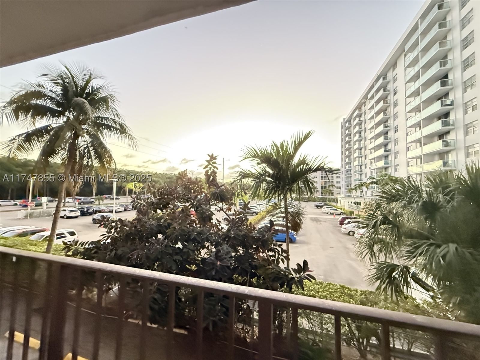Real estate property located at 2903 Miami Beach Blvd #204, Miami-dade, Island Shores Condo, North Miami Beach, FL