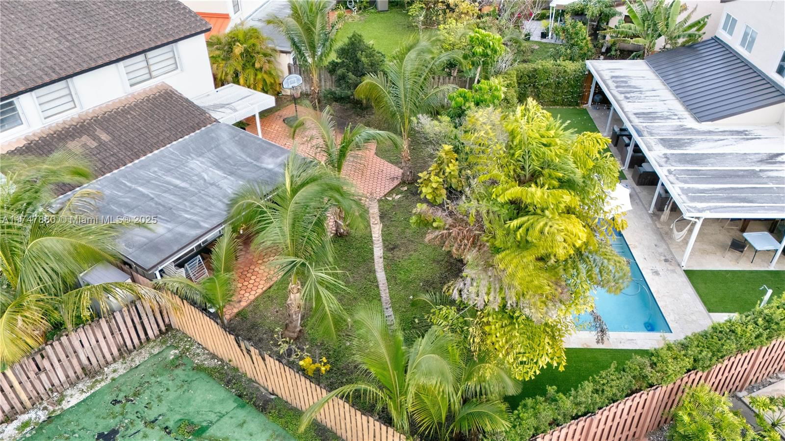 Real estate property located at 1089 135th Pl, Miami-dade, Tamiami Lakes Sec 6, Miami, FL