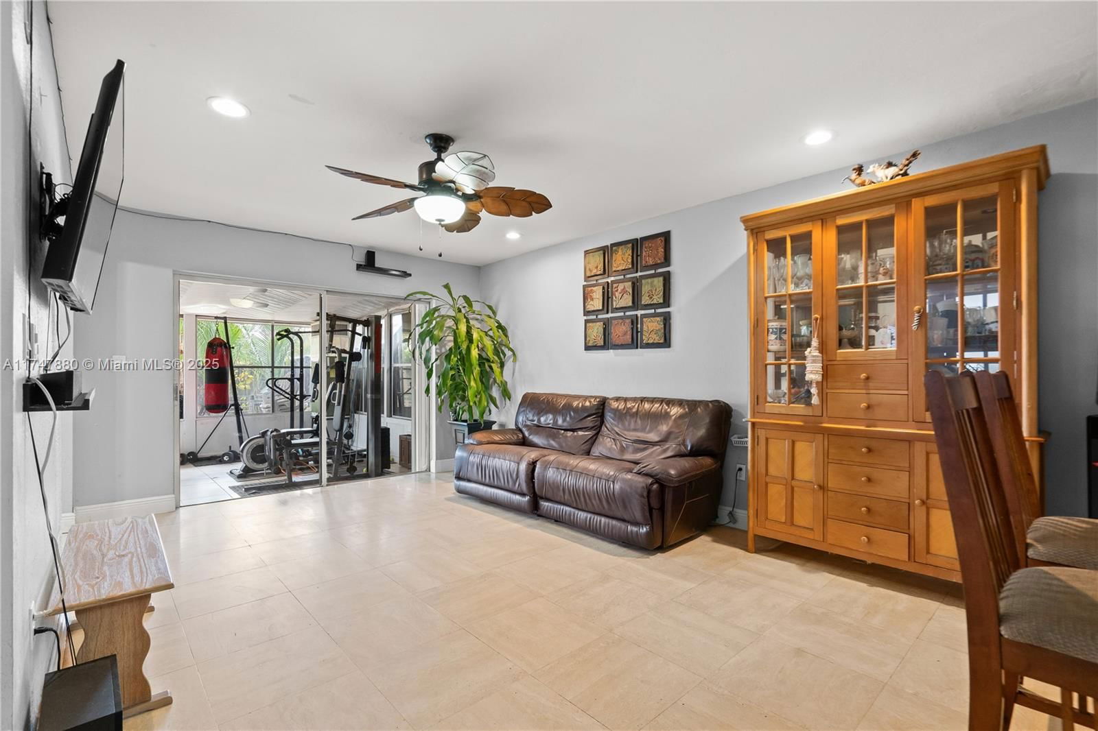 Real estate property located at 1089 135th Pl, Miami-dade, Tamiami Lakes Sec 6, Miami, FL