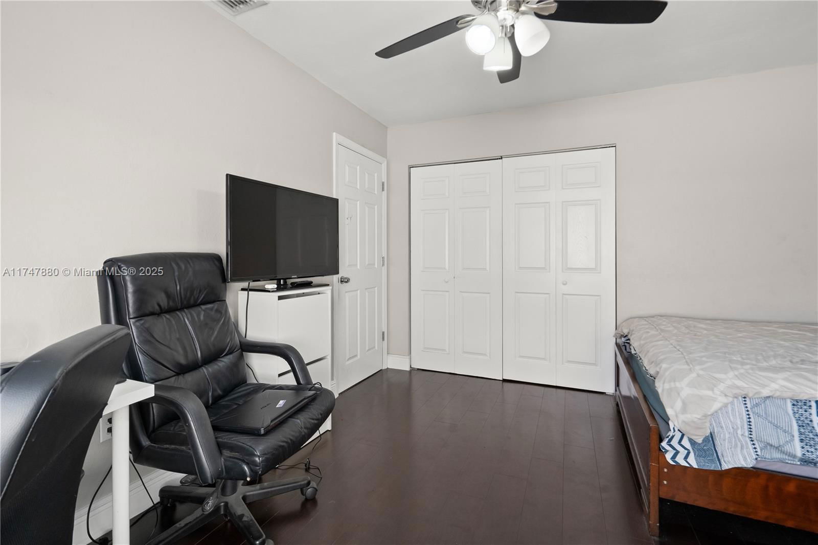 Real estate property located at 1089 135th Pl, Miami-dade, Tamiami Lakes Sec 6, Miami, FL
