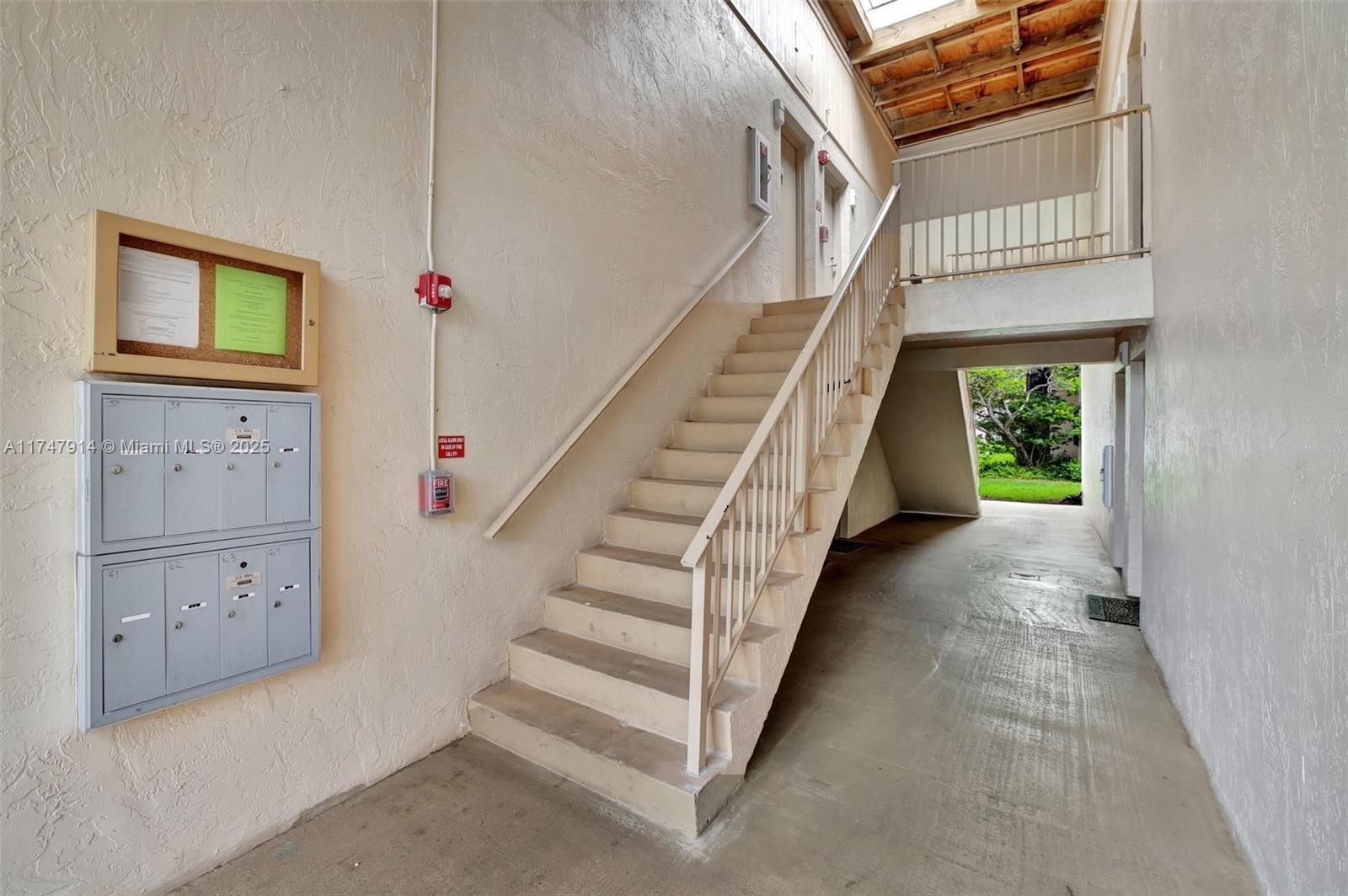 Real estate property located at 5841 Washington St #62, Broward, Hampton Court Condo, Hollywood, FL