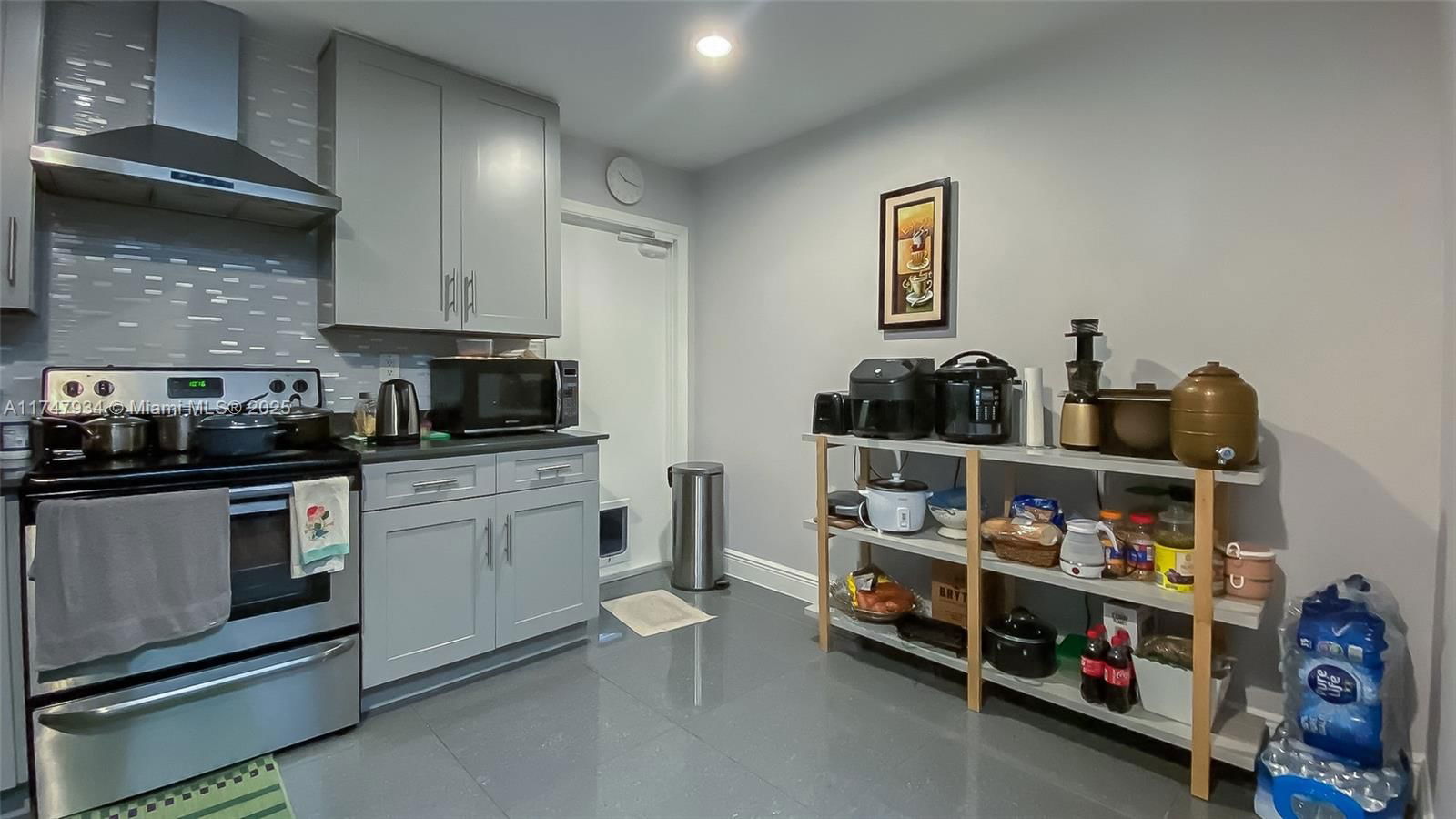 Real estate property located at 7105 73rd Ave, Broward, Mainlands Of Tamarac Lake, Margate, FL