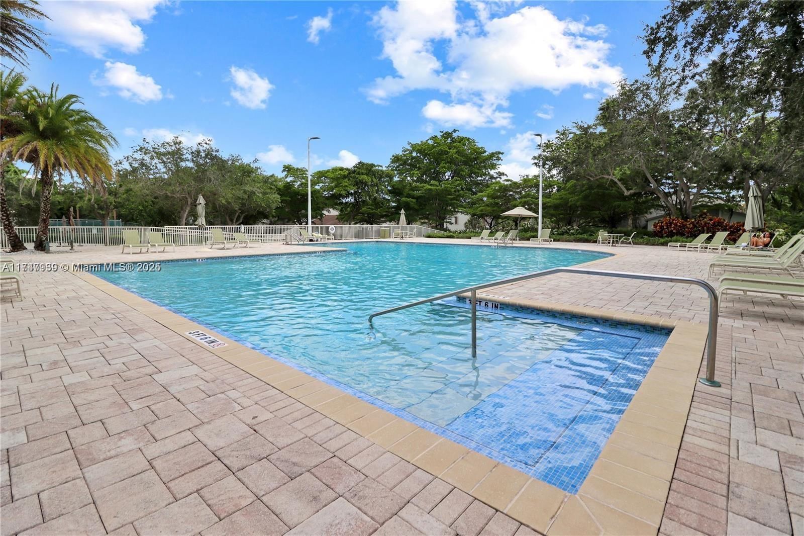 Real estate property located at 10661 113th Pl #94C, Miami-dade, Greenglades Condo 18, Miami, FL