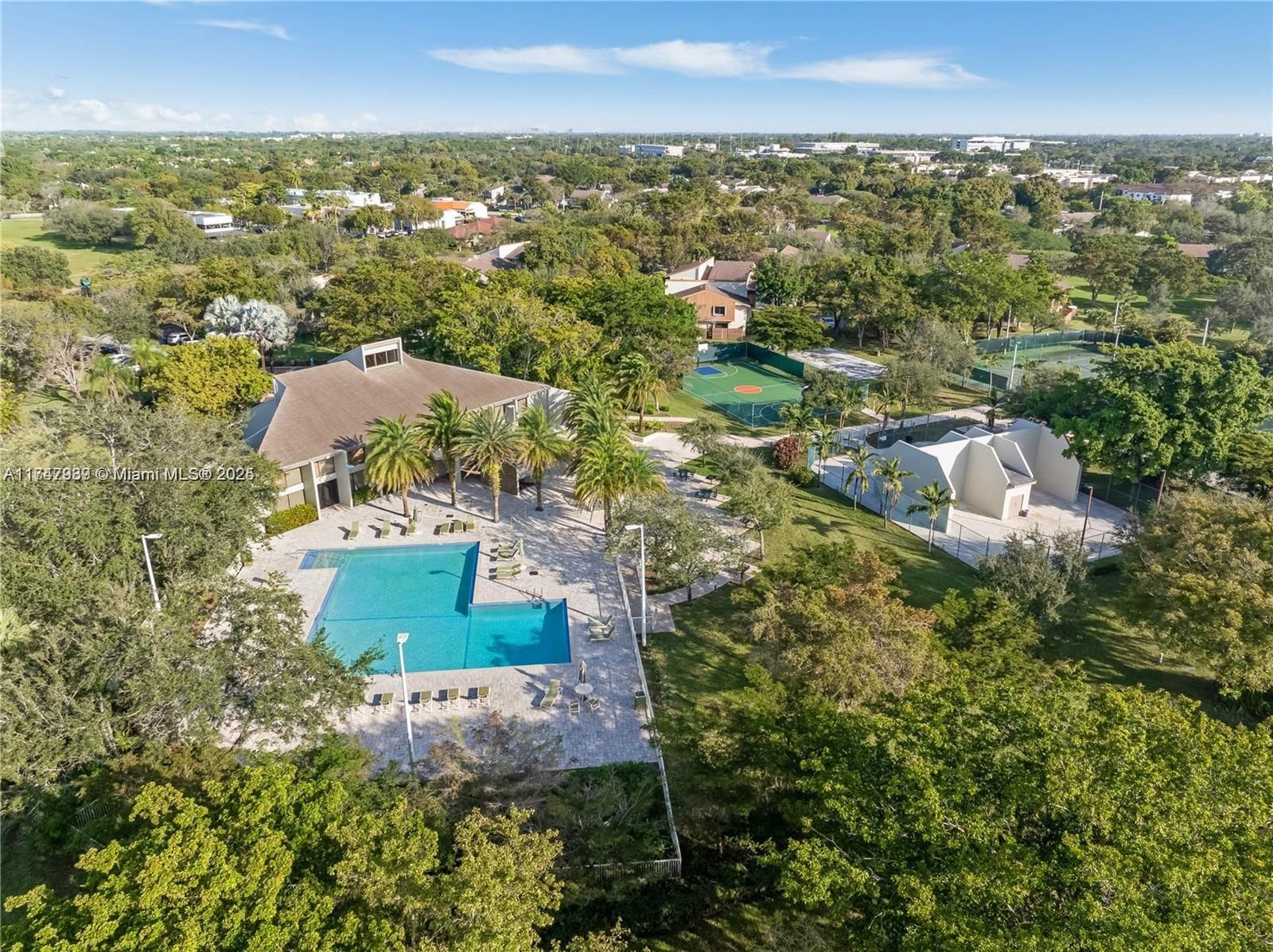 Real estate property located at 10661 113th Pl #94C, Miami-dade, Greenglades Condo 18, Miami, FL