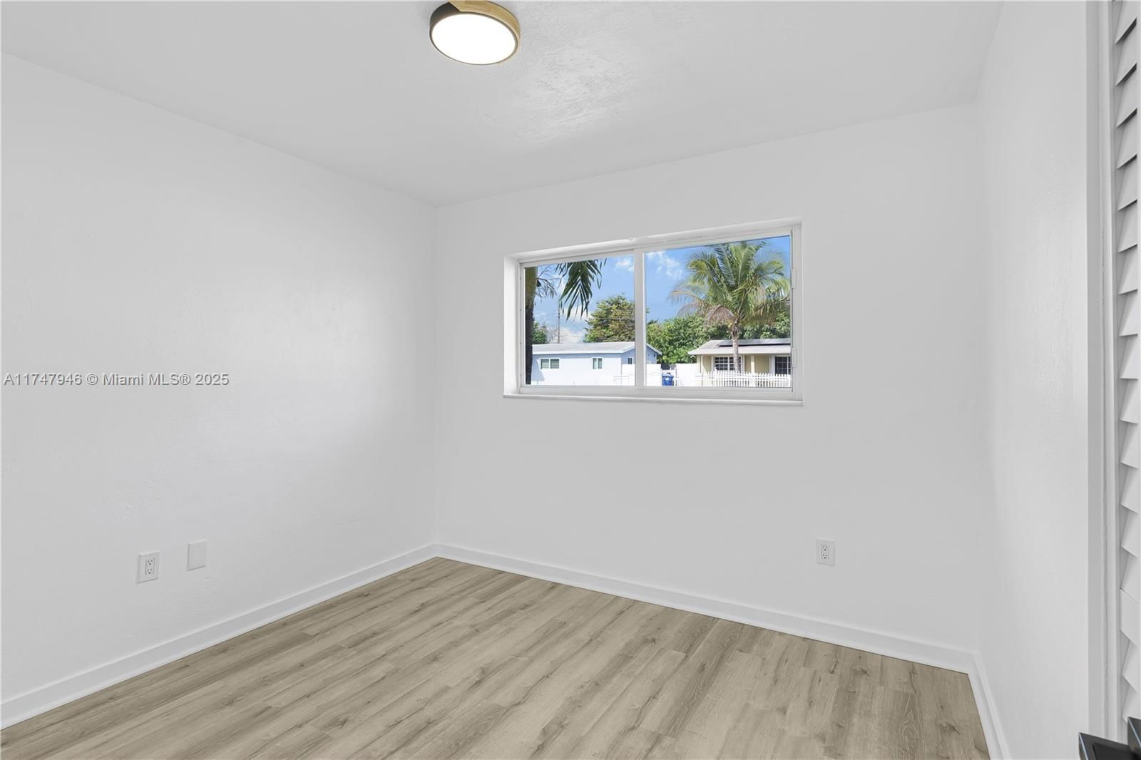 Real estate property located at 1080 213th Ter, Miami-dade, Ives Estates Sec 5, Miami, FL