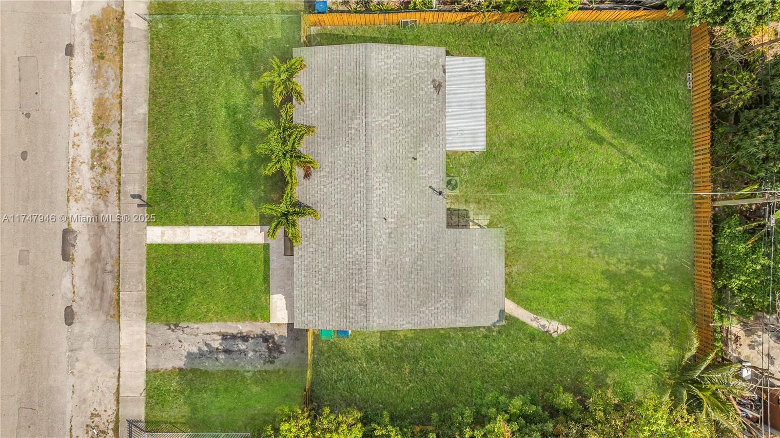 Real estate property located at 1080 213th Ter, Miami-dade, Ives Estates Sec 5, Miami, FL