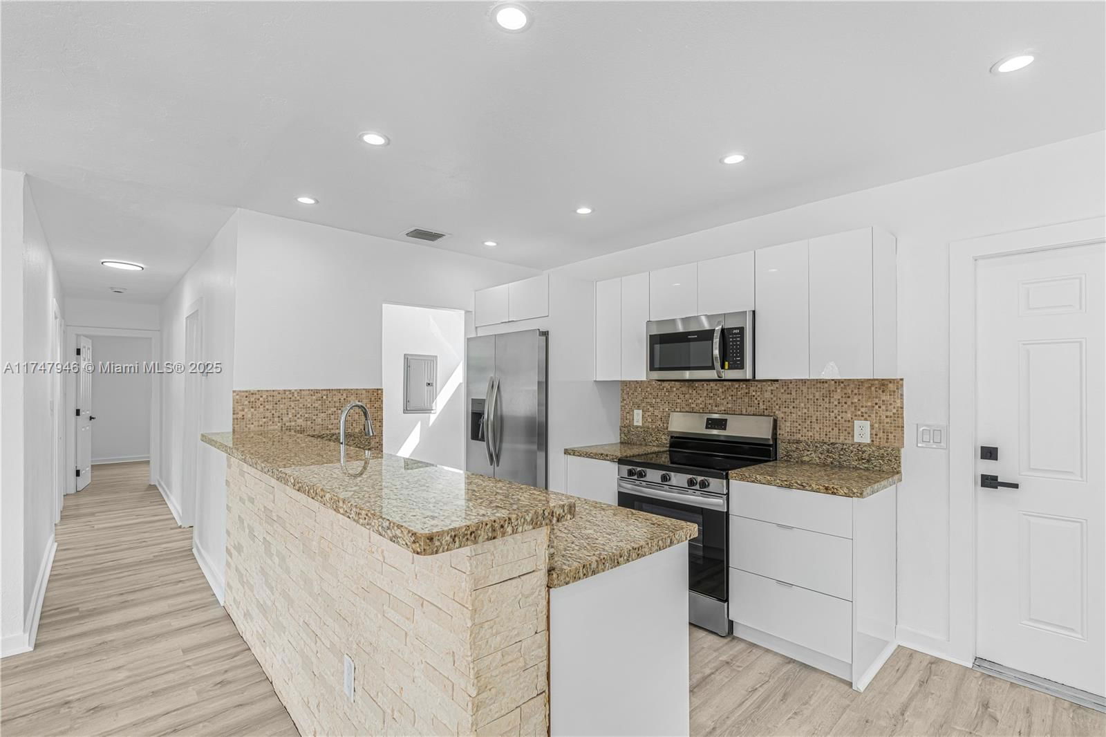 Real estate property located at 1080 213th Ter, Miami-dade, Ives Estates Sec 5, Miami, FL