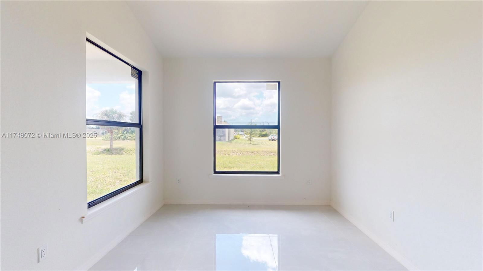 Real estate property located at 2700 20th Terrace, Lee, Cape Coral, Cape Coral, FL