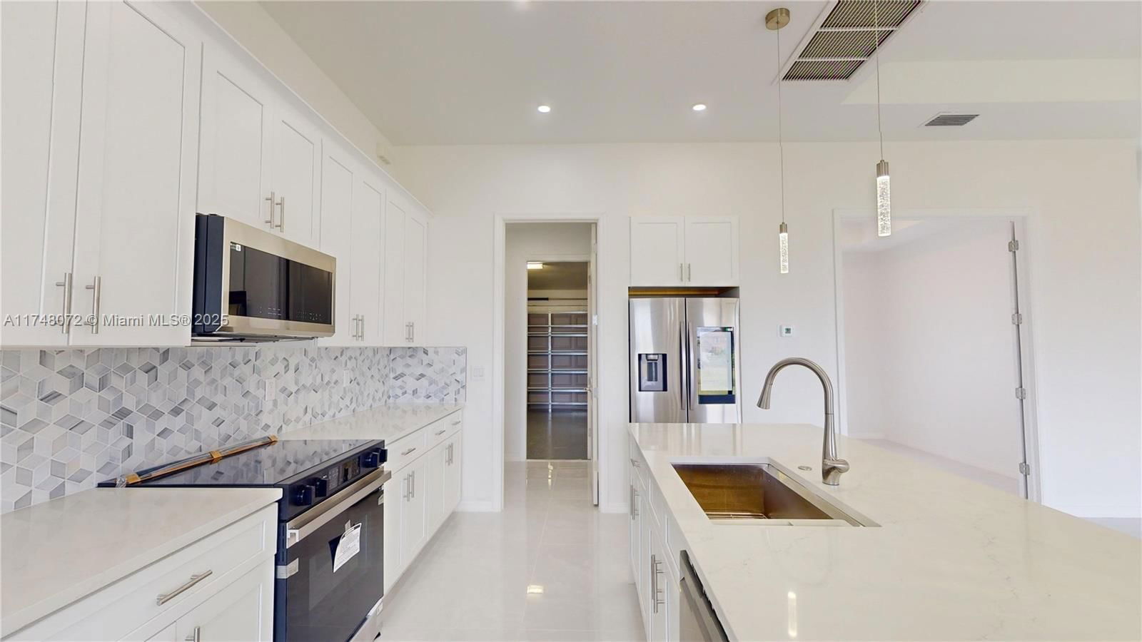 Real estate property located at 2700 20th Terrace, Lee, Cape Coral, Cape Coral, FL