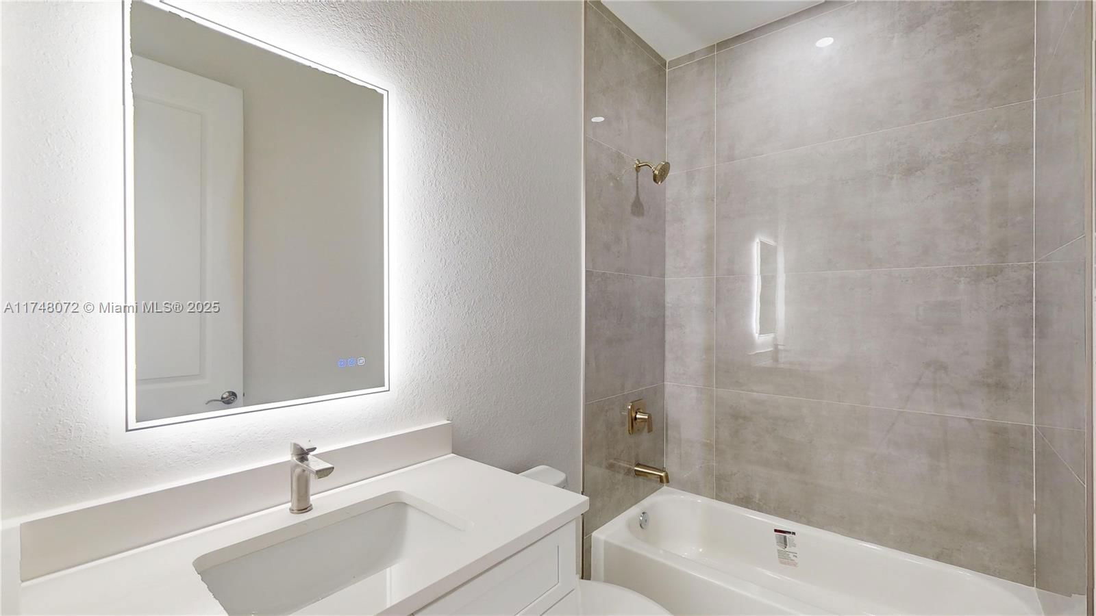 Real estate property located at 2700 20th Terrace, Lee, Cape Coral, Cape Coral, FL