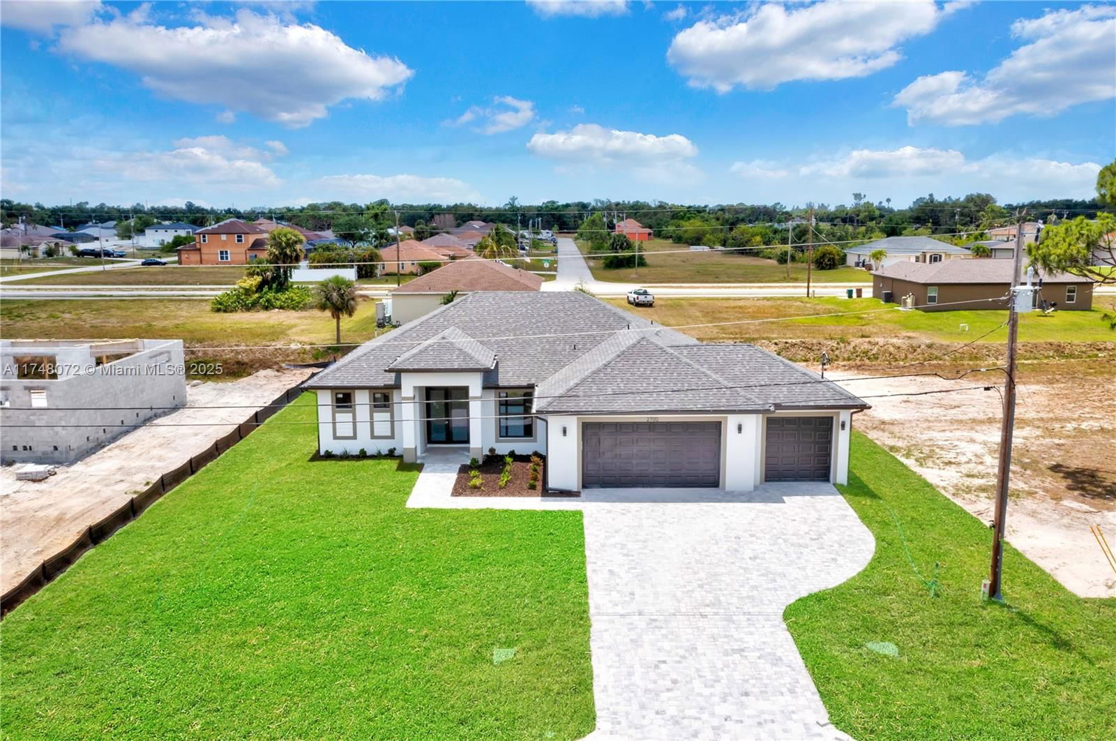 Real estate property located at 2700 20th Terrace, Lee, Cape Coral, Cape Coral, FL