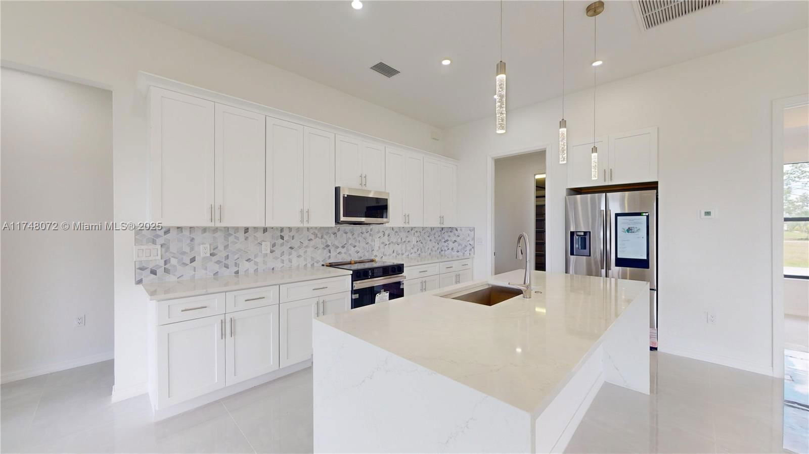 Real estate property located at 2700 20th Terrace, Lee, Cape Coral, Cape Coral, FL