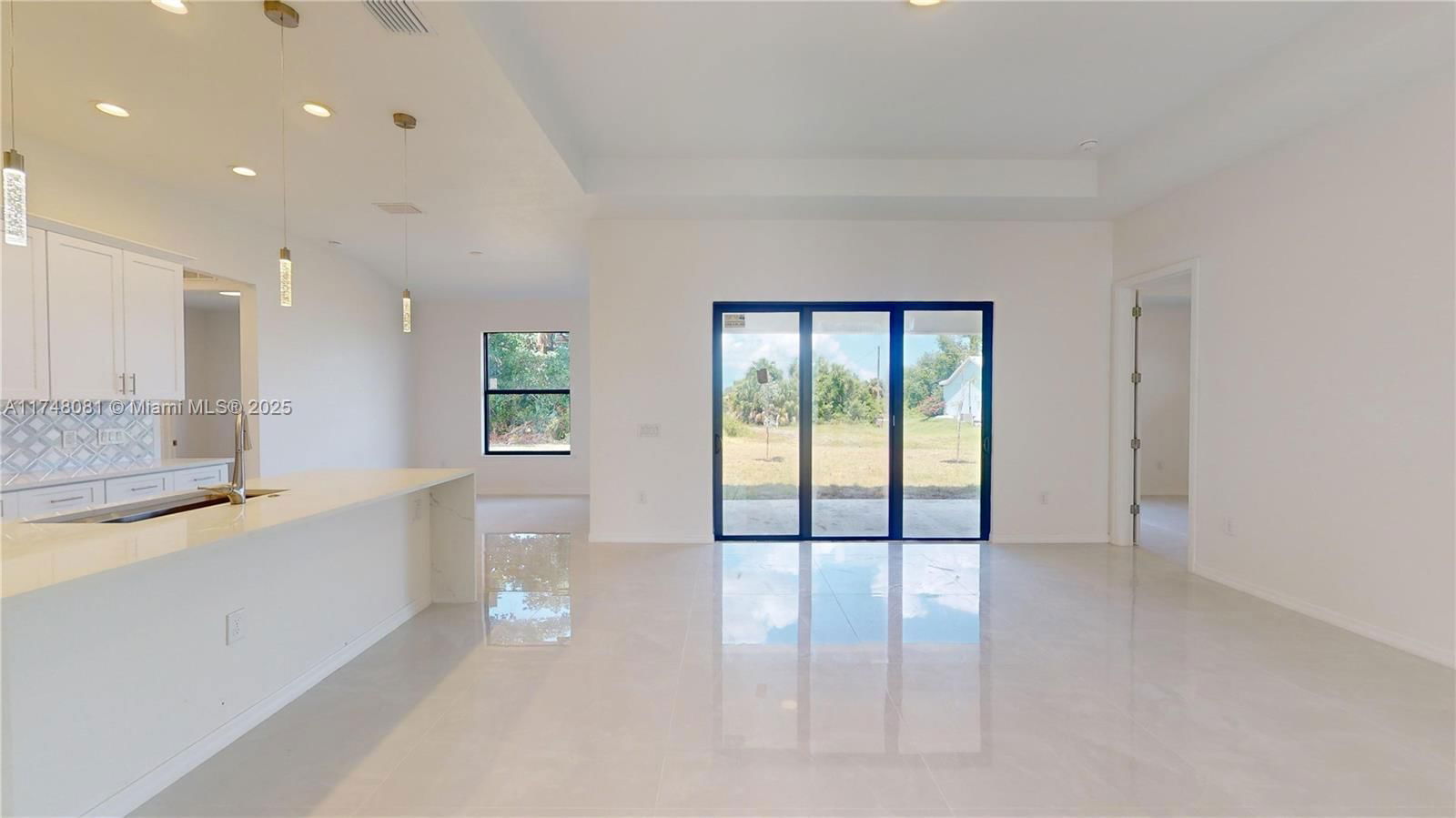 Real estate property located at 1902 28th Ave, Lee, Cape Coral, Cape Coral, FL