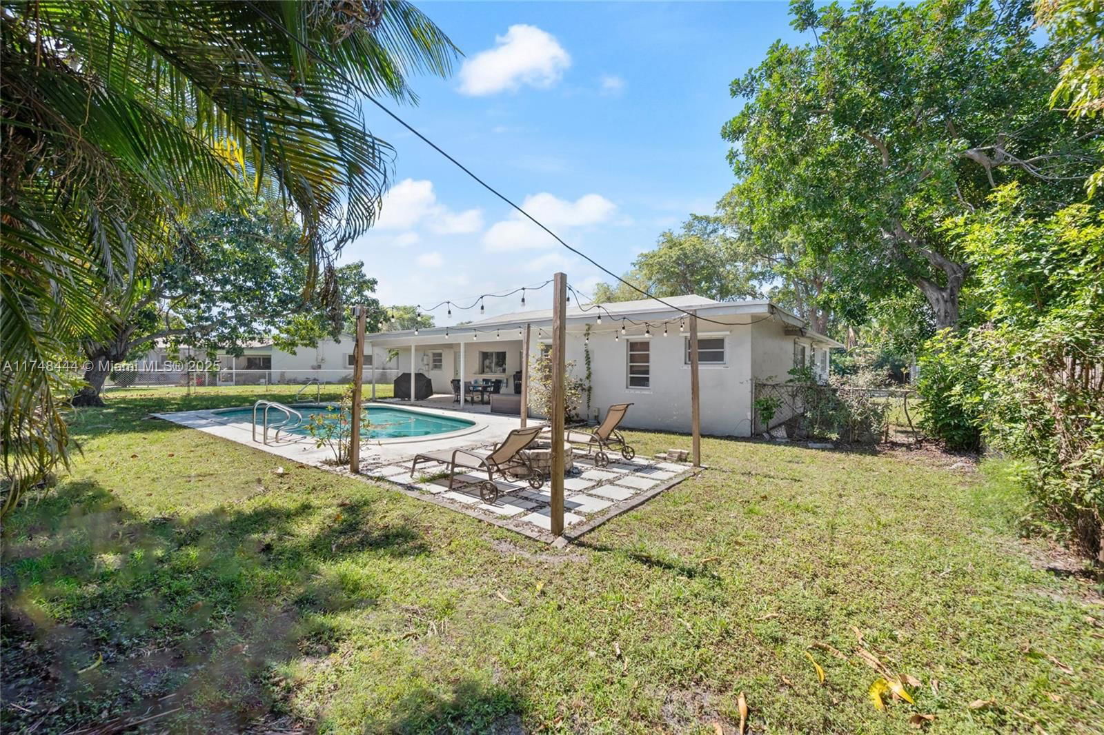 Real estate property located at 940 52nd Ave, Broward, Plantation Park Lakesites, Plantation, FL