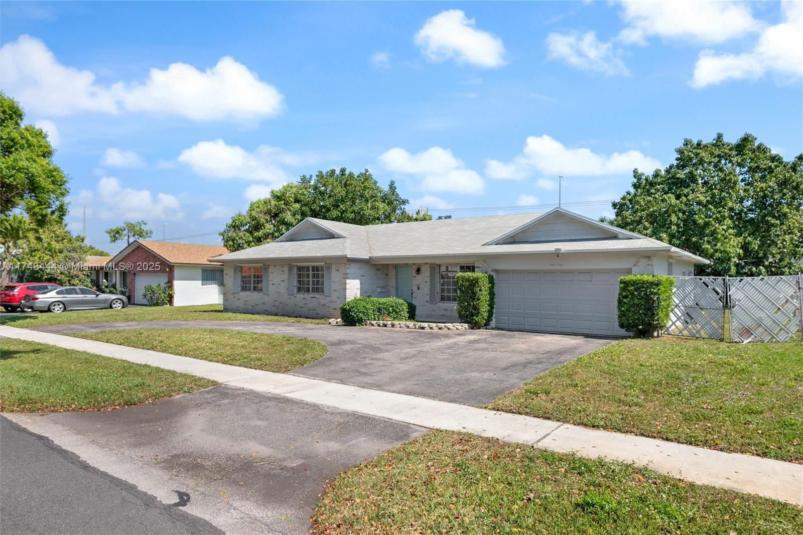 Real estate property located at 940 52nd Ave, Broward, Plantation Park Lakesites, Plantation, FL