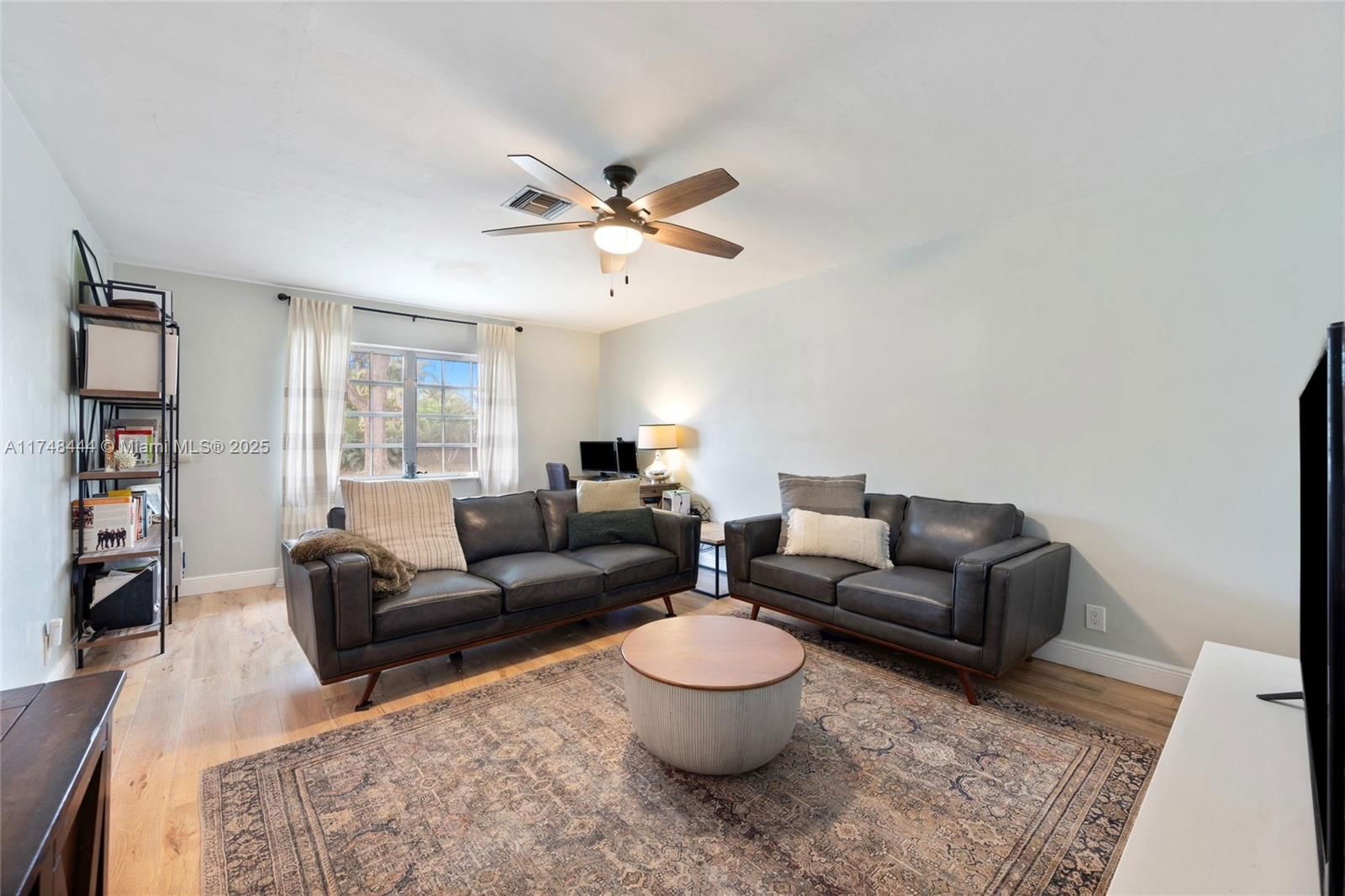 Real estate property located at 940 52nd Ave, Broward, Plantation Park Lakesites, Plantation, FL