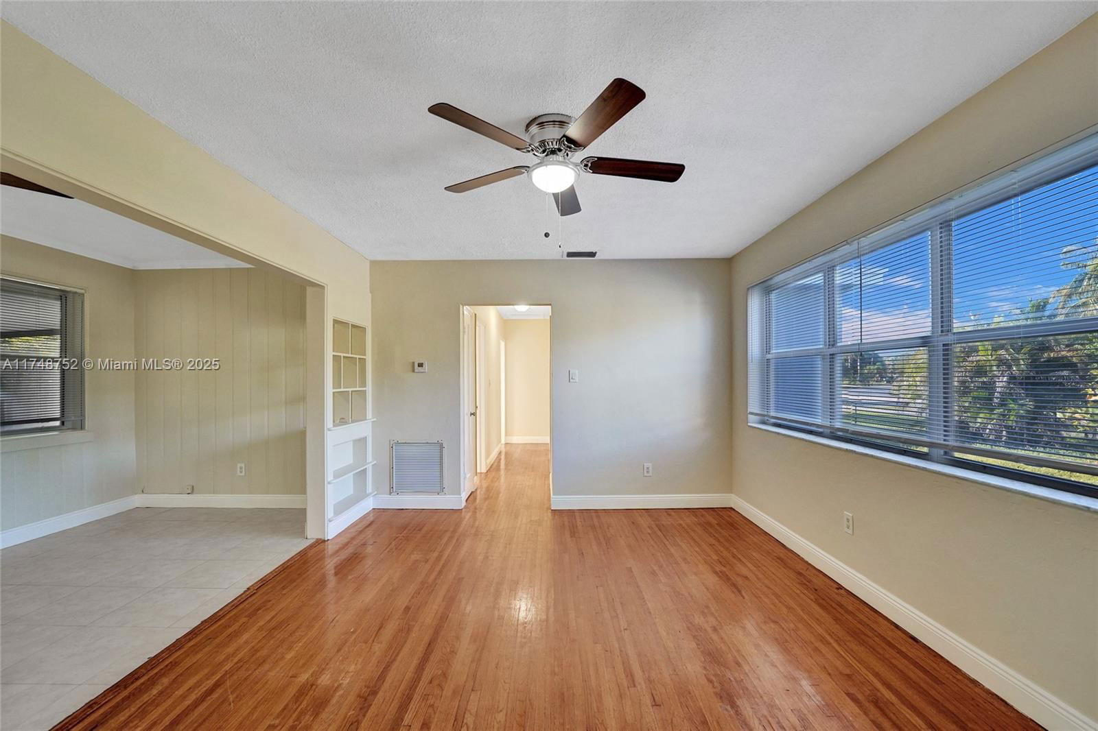Real estate property located at 250 Carolina Ave, Broward, Melrose Park Sect 1, Fort Lauderdale, FL