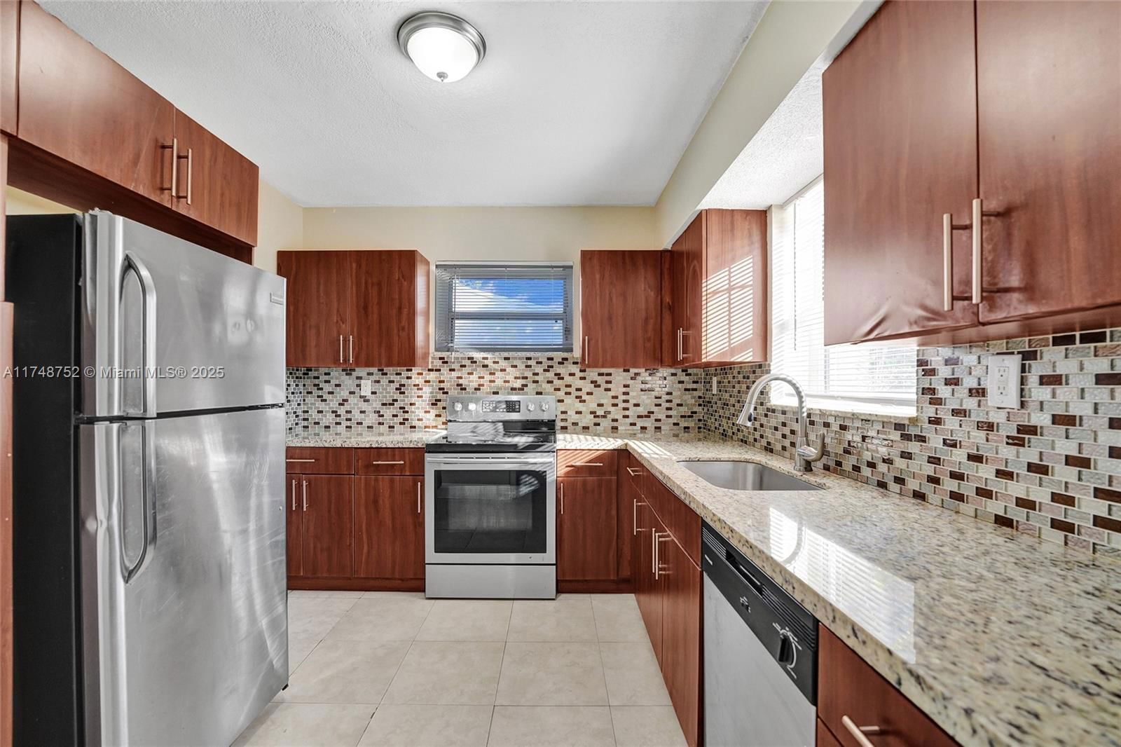 Real estate property located at 250 Carolina Ave, Broward, Melrose Park Sect 1, Fort Lauderdale, FL