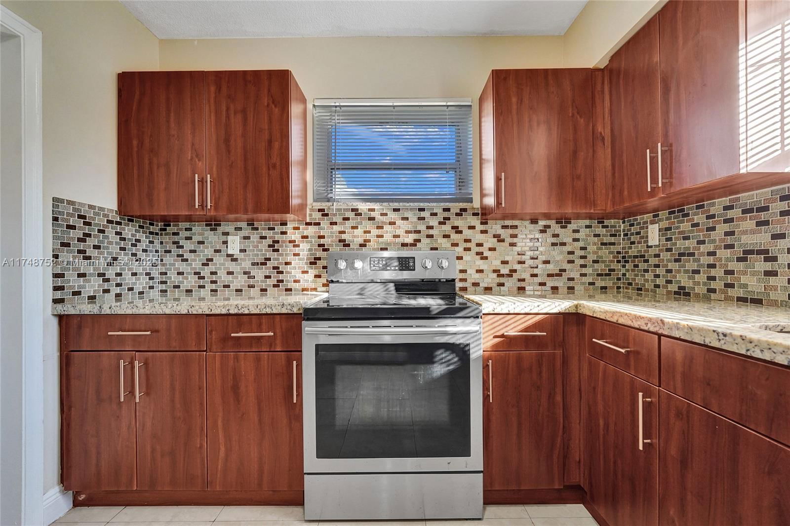 Real estate property located at 250 Carolina Ave, Broward, Melrose Park Sect 1, Fort Lauderdale, FL