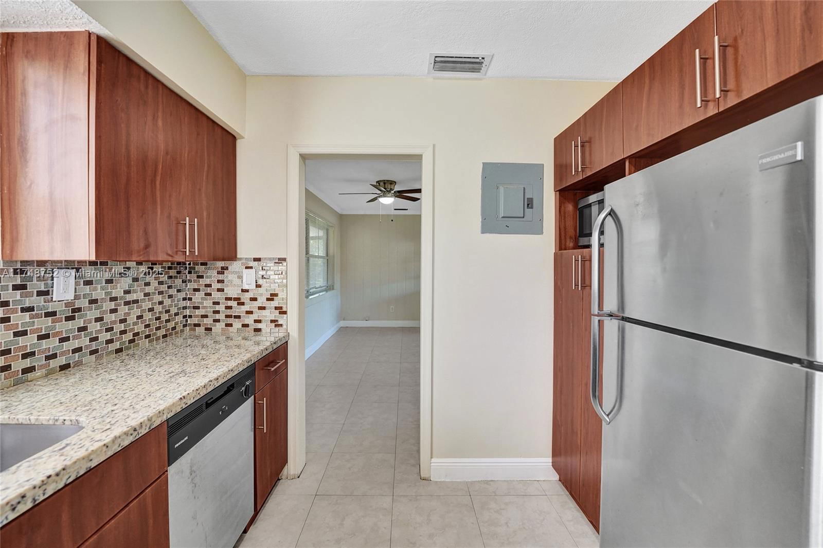 Real estate property located at 250 Carolina Ave, Broward, Melrose Park Sect 1, Fort Lauderdale, FL