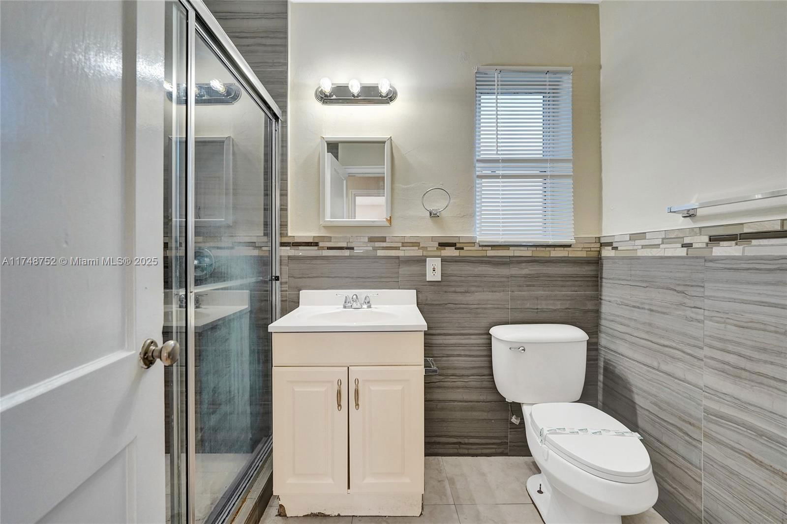 Real estate property located at 250 Carolina Ave, Broward, Melrose Park Sect 1, Fort Lauderdale, FL