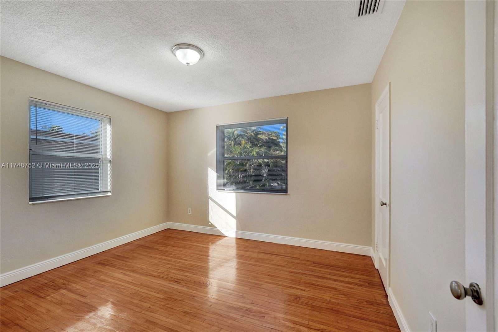 Real estate property located at 250 Carolina Ave, Broward, Melrose Park Sect 1, Fort Lauderdale, FL