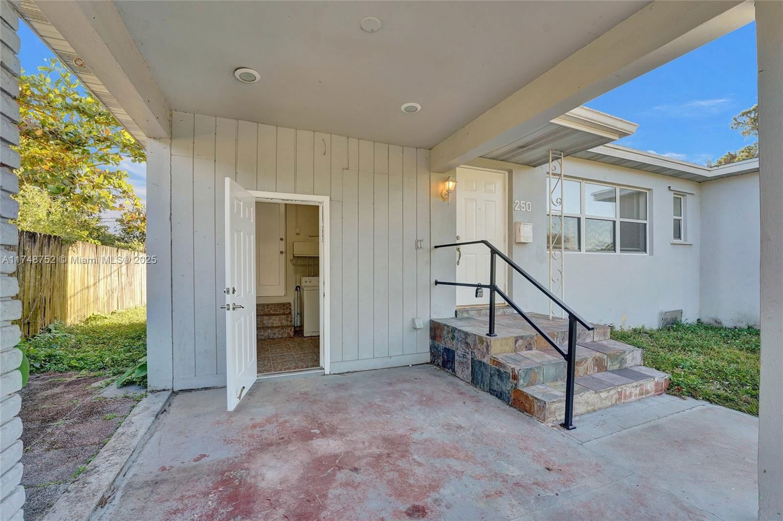 Real estate property located at 250 Carolina Ave, Broward, Melrose Park Sect 1, Fort Lauderdale, FL