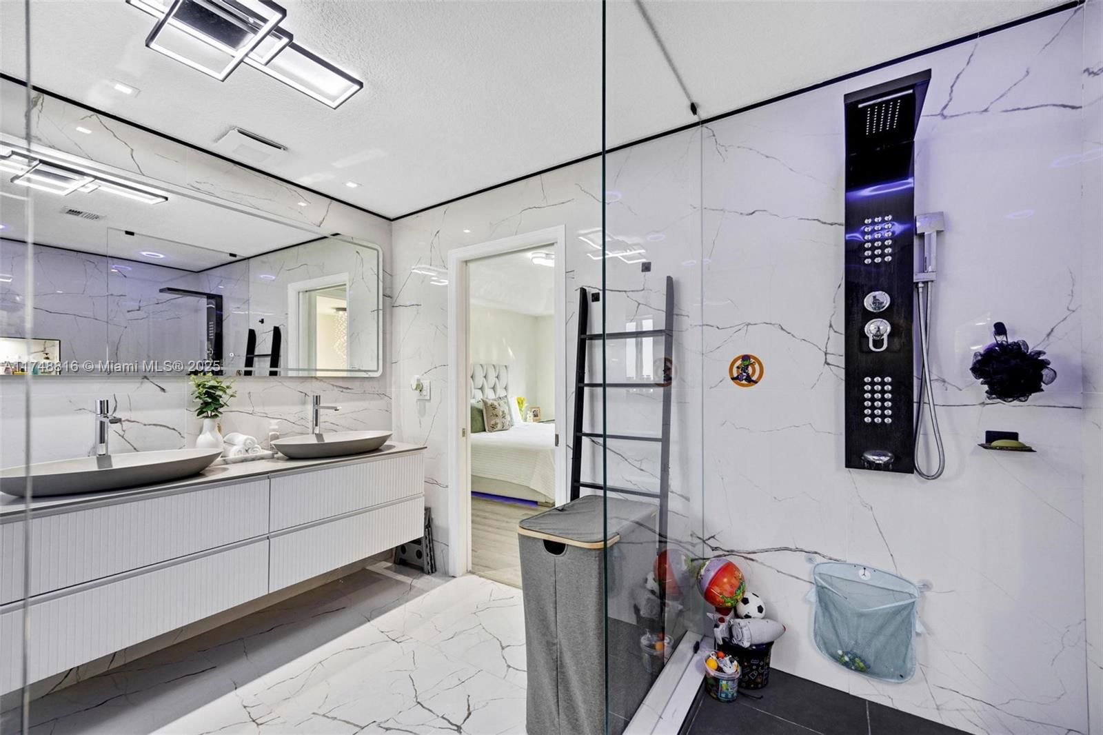 Real estate property located at 8851 208th Ter, Miami-dade, Pelican Bay At Old Cutler, Cutler Bay, FL