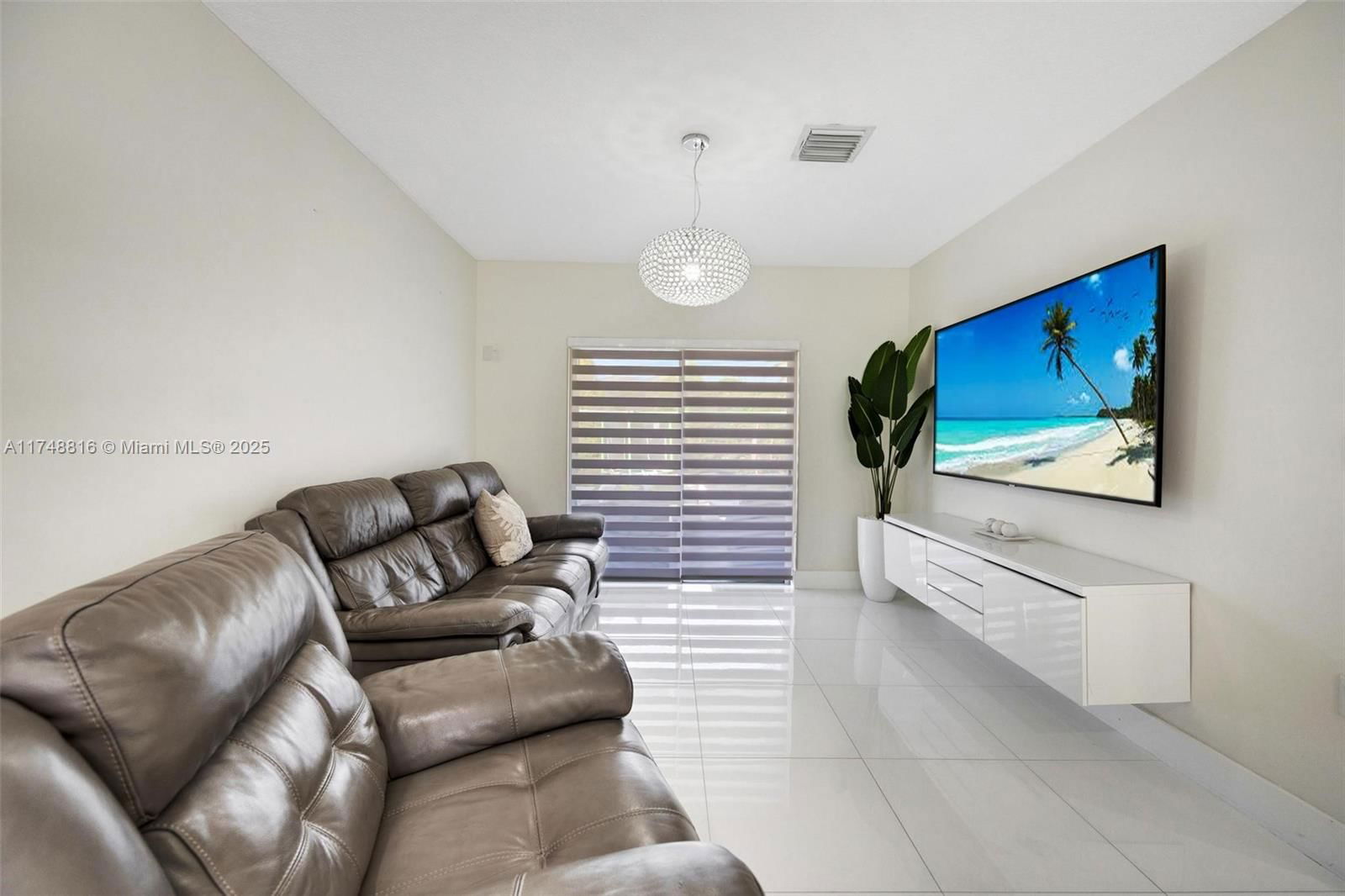 Real estate property located at 8851 208th Ter, Miami-dade, Pelican Bay At Old Cutler, Cutler Bay, FL