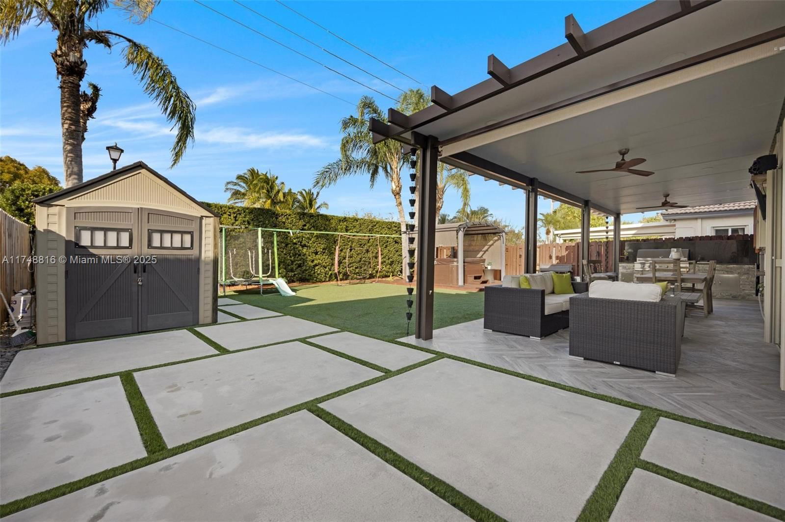 Real estate property located at 8851 208th Ter, Miami-dade, Pelican Bay At Old Cutler, Cutler Bay, FL
