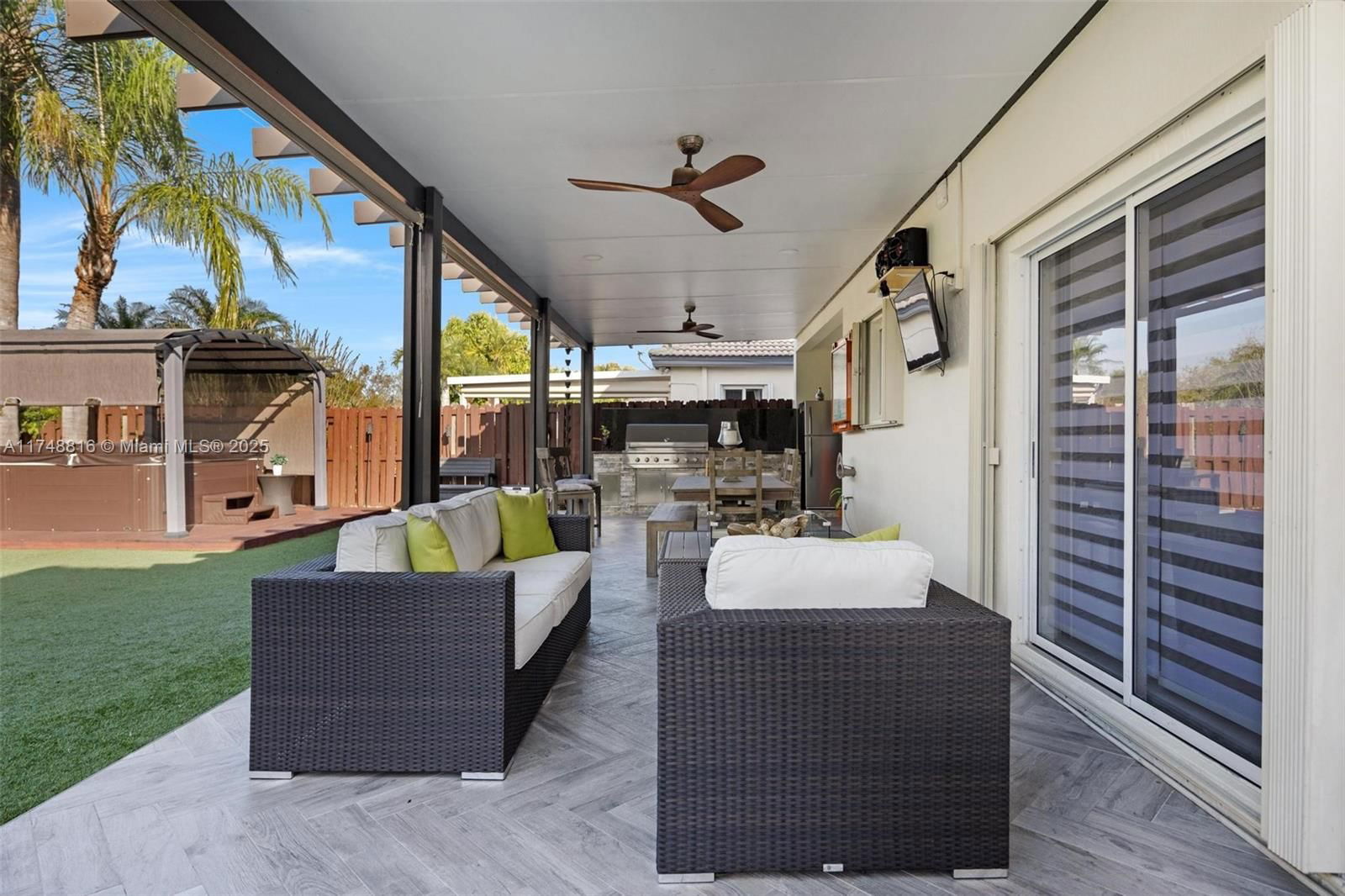 Real estate property located at 8851 208th Ter, Miami-dade, Pelican Bay At Old Cutler, Cutler Bay, FL