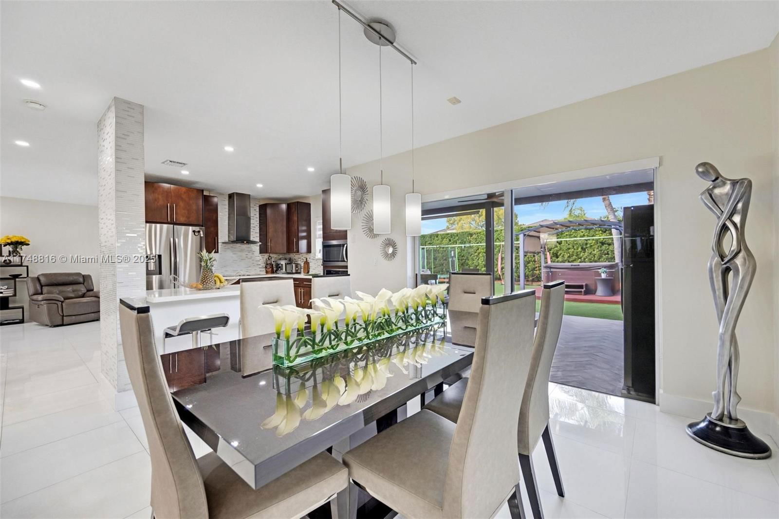 Real estate property located at 8851 208th Ter, Miami-dade, Pelican Bay At Old Cutler, Cutler Bay, FL