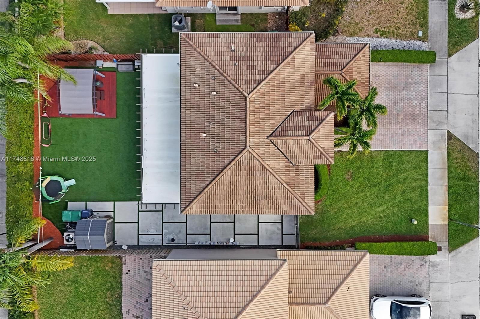 Real estate property located at 8851 208th Ter, Miami-dade, Pelican Bay At Old Cutler, Cutler Bay, FL