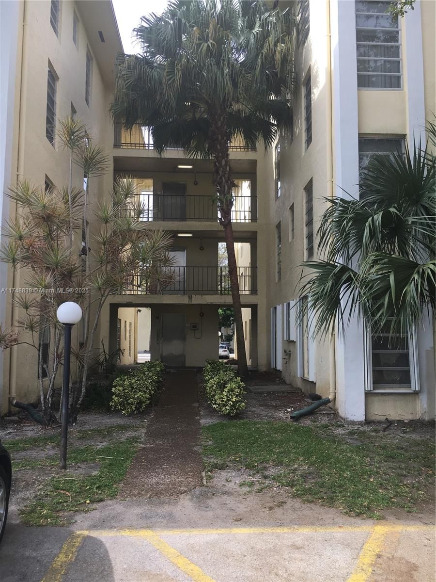 Real estate property located at 12035 2nd Ave A417, Miami-dade, Capri Gardens Condo, North Miami, FL