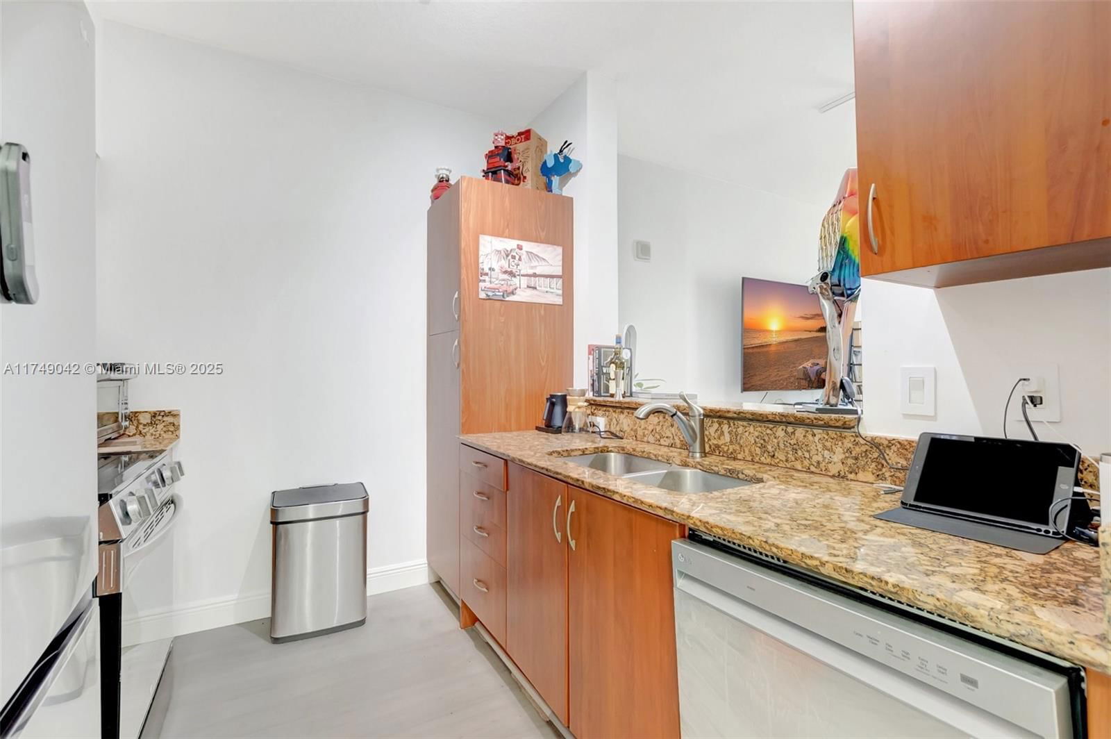 Real estate property located at 233 Federal Hwy #216, Palm Beach, Boca Grand Condo, Boca Raton, FL