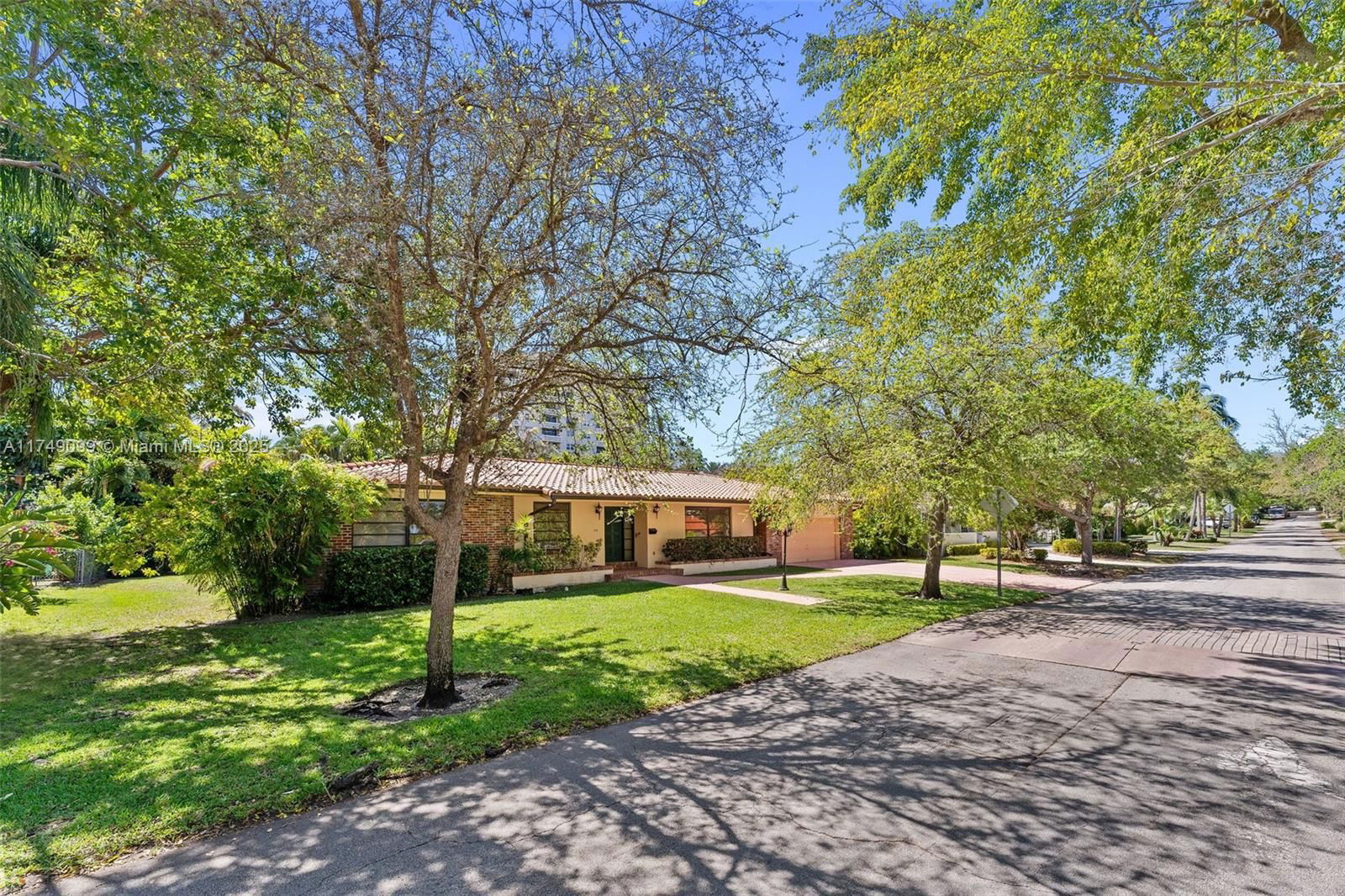 Real estate property located at 100 Sunrise Ave, Miami-dade, Amd & Corr Plat Of Sunris, Coral Gables, FL