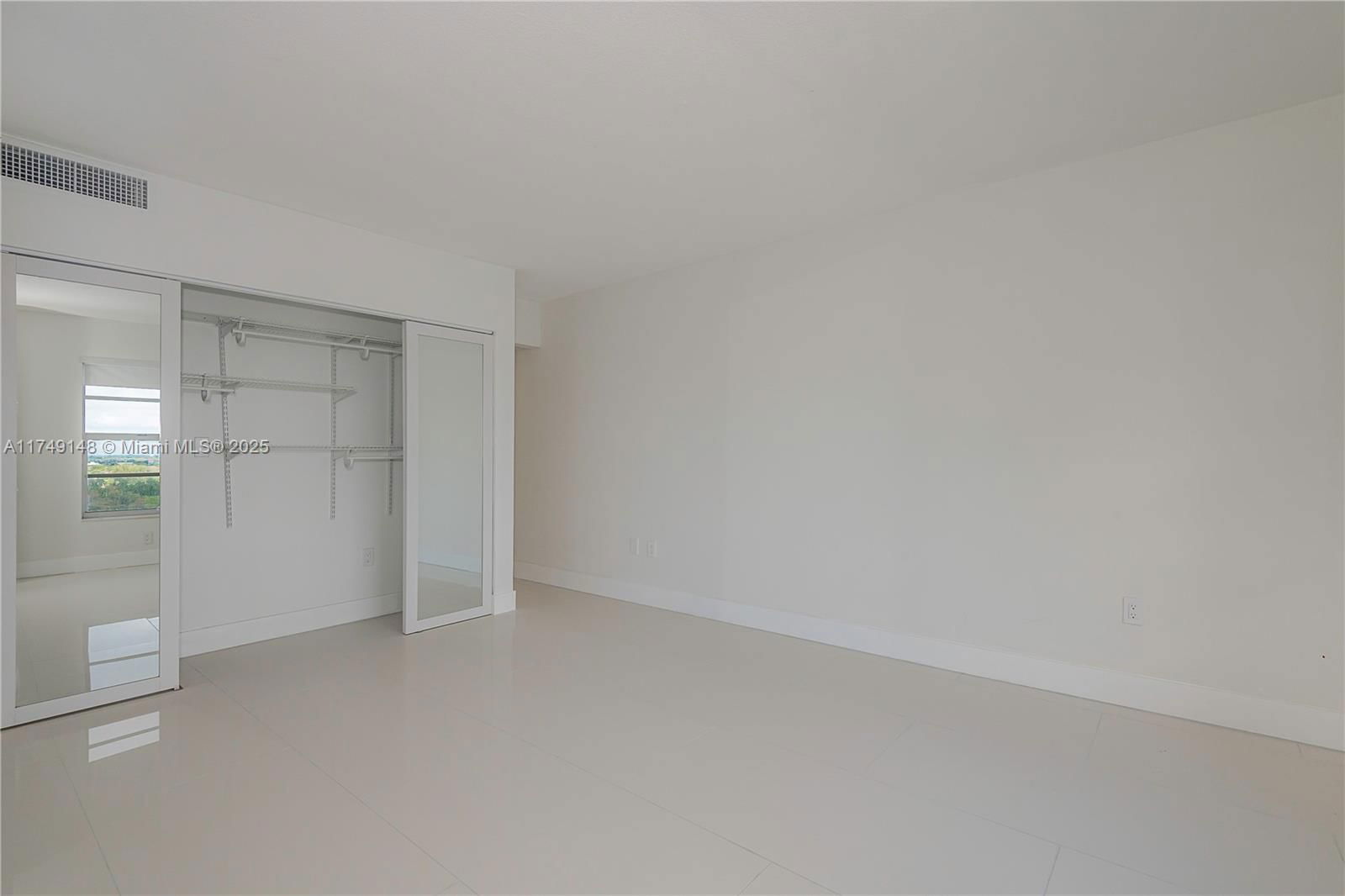 Real estate property located at 11111 Biscayne Blvd #17H, Miami-dade, Jockey Club Condo, Miami, FL