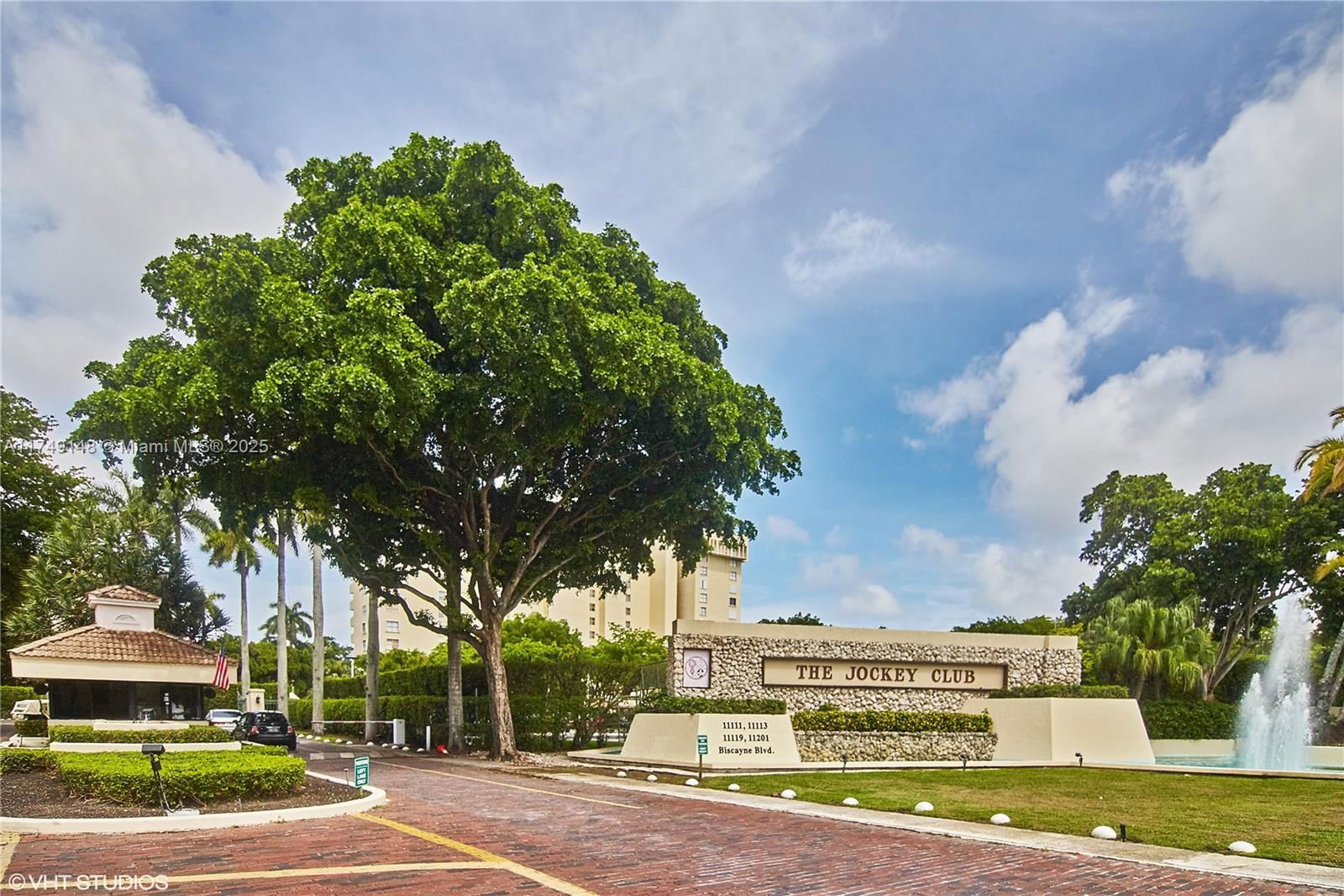 Real estate property located at 11111 Biscayne Blvd #17H, Miami-dade, Jockey Club Condo, Miami, FL