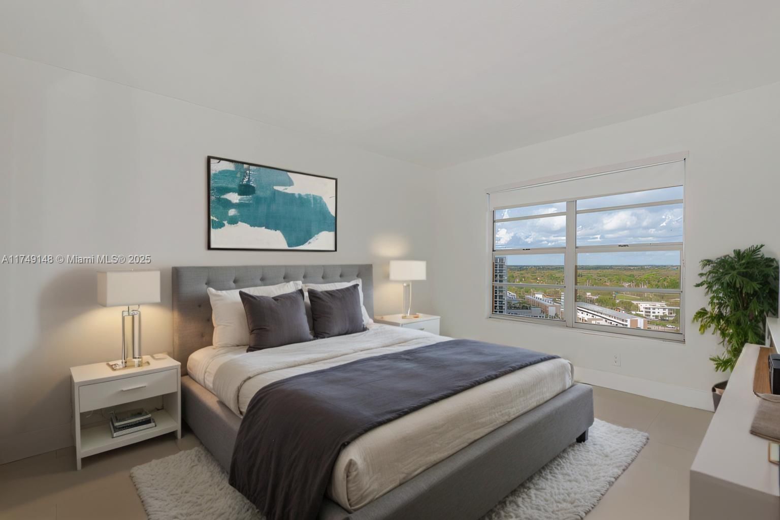Real estate property located at 11111 Biscayne Blvd #17H, Miami-dade, Jockey Club Condo, Miami, FL