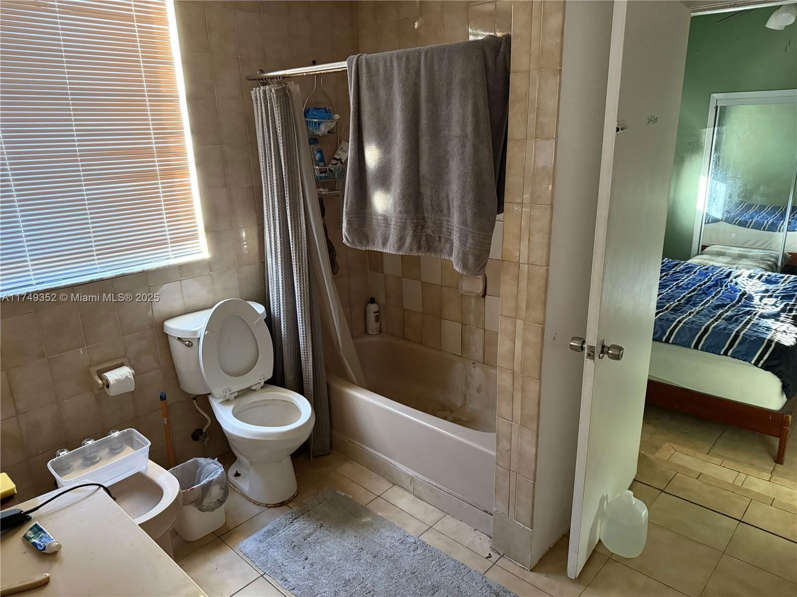 Real estate property located at 240 17th Ct, Miami-dade, Idlewild Park, Miami, FL