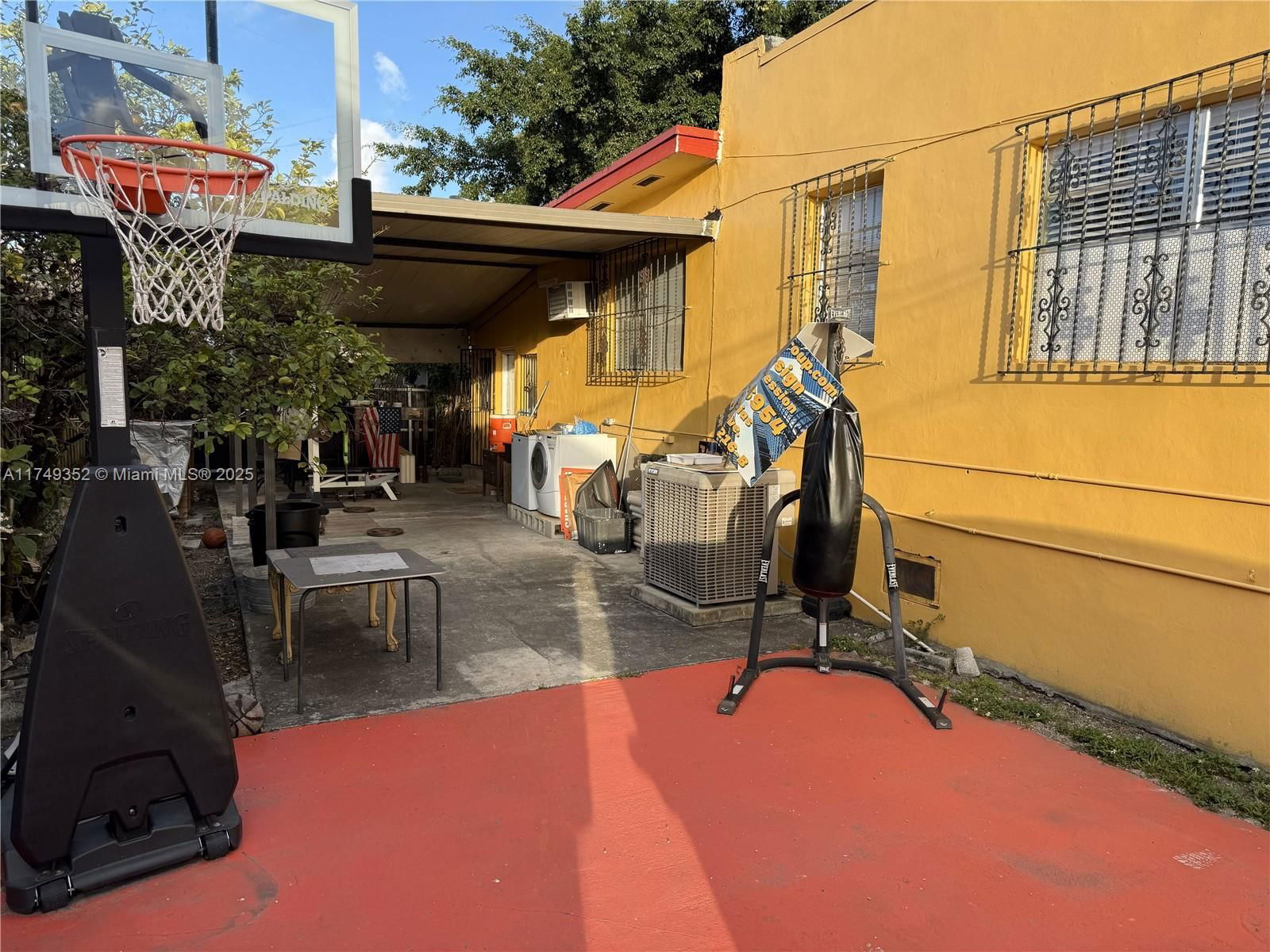 Real estate property located at 240 17th Ct, Miami-dade, Idlewild Park, Miami, FL