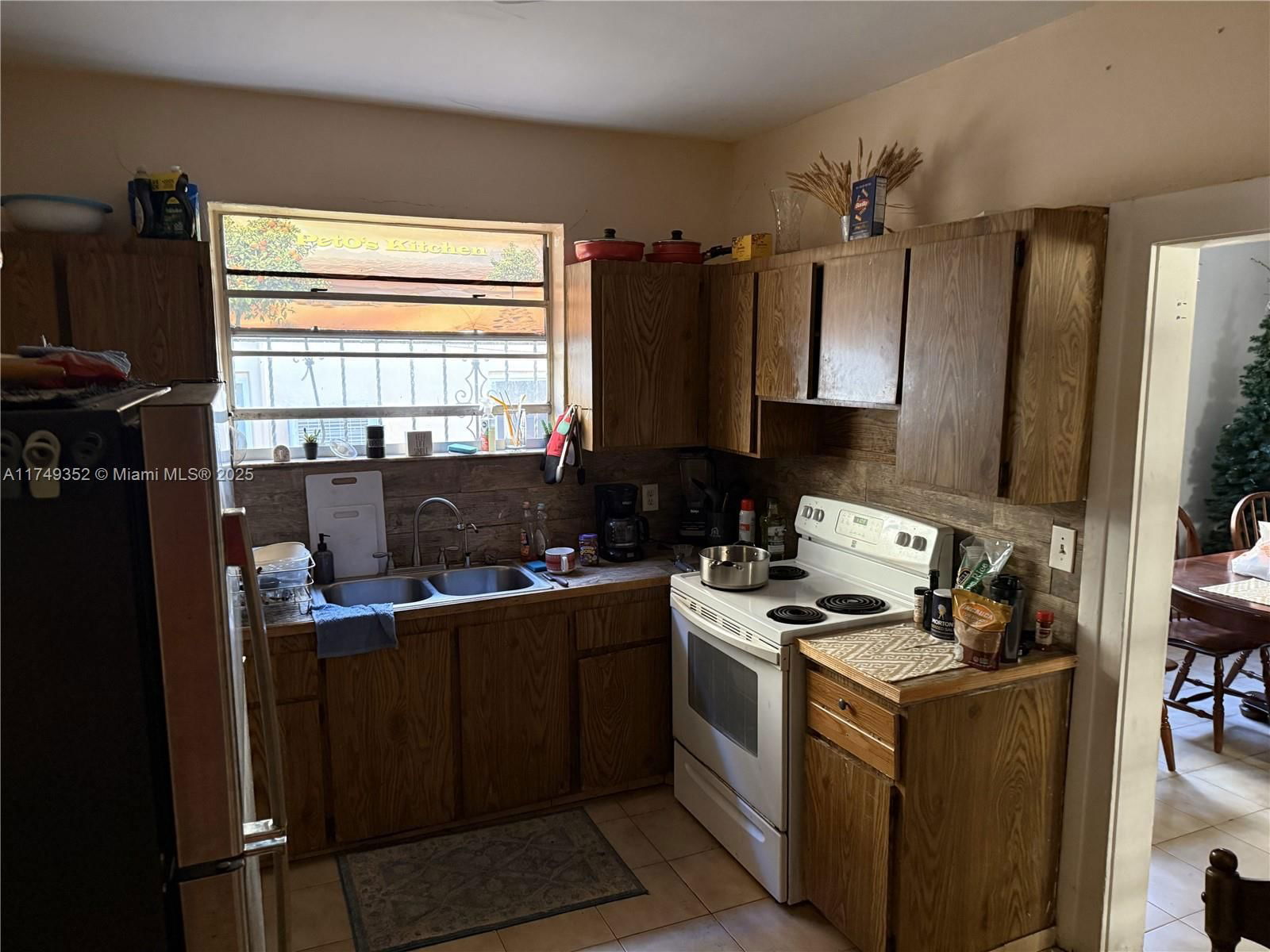 Real estate property located at 240 17th Ct, Miami-dade, Idlewild Park, Miami, FL