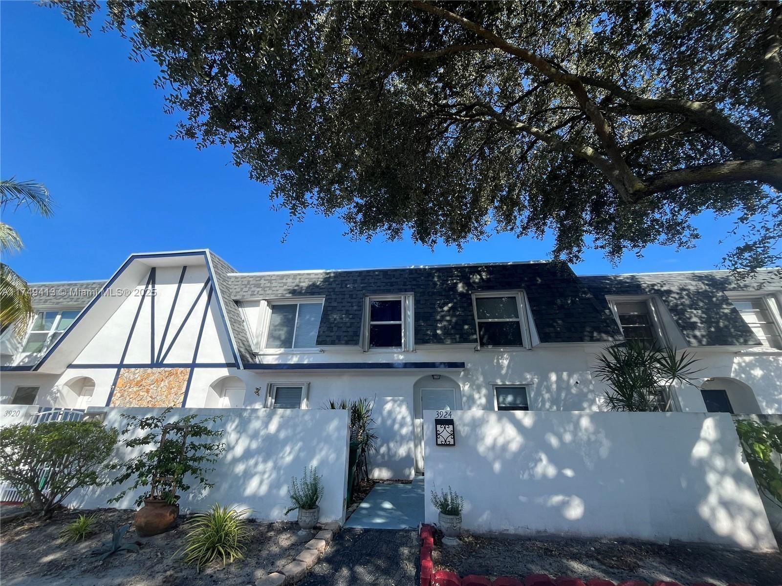 Real estate property located at 3924 67th Ter #117, Broward, Nova Townhouses Condomini, Davie, FL