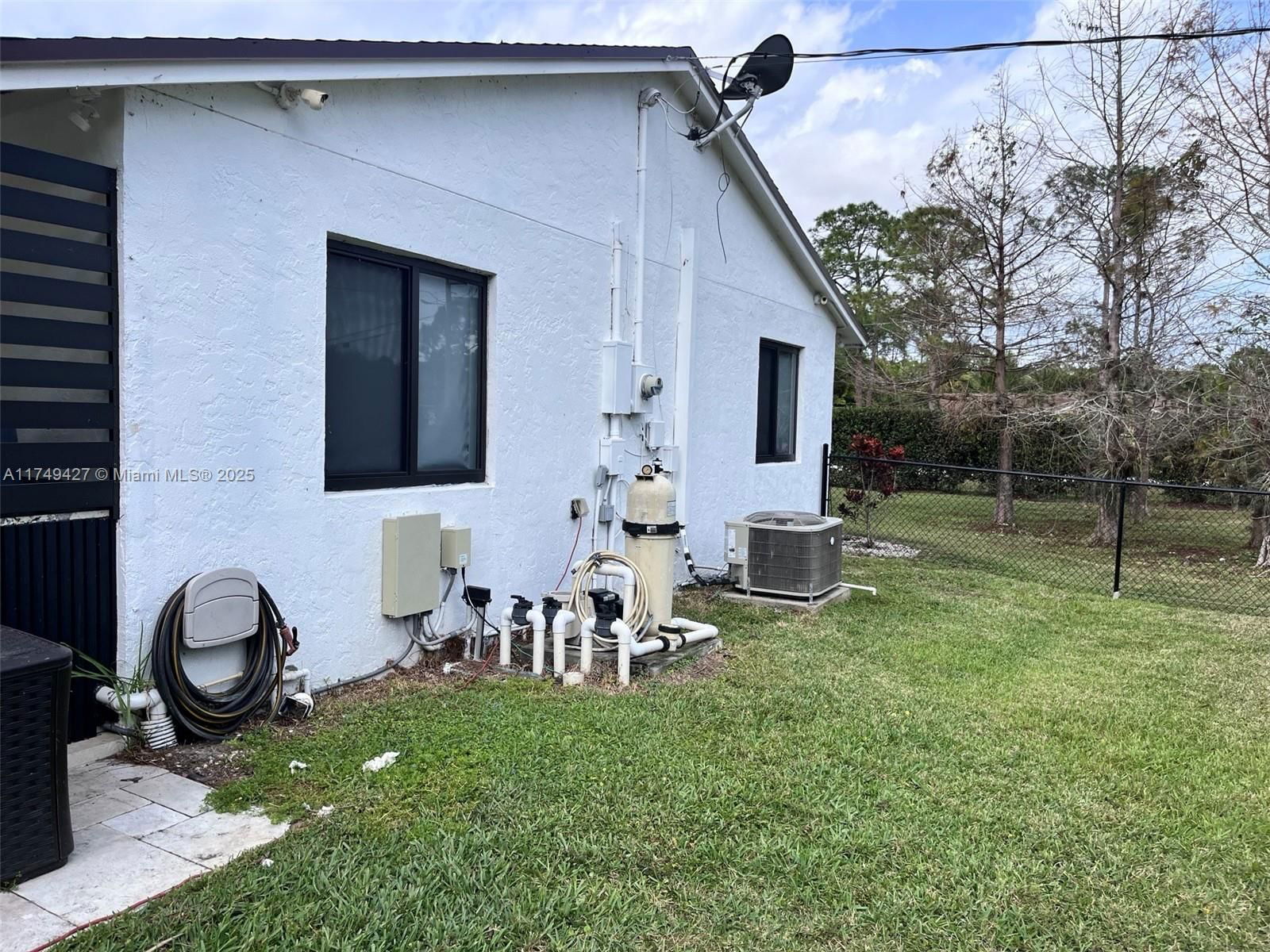 Real estate property located at 12904 68th St N, Palm Beach, Acreage, West Palm Beach, FL