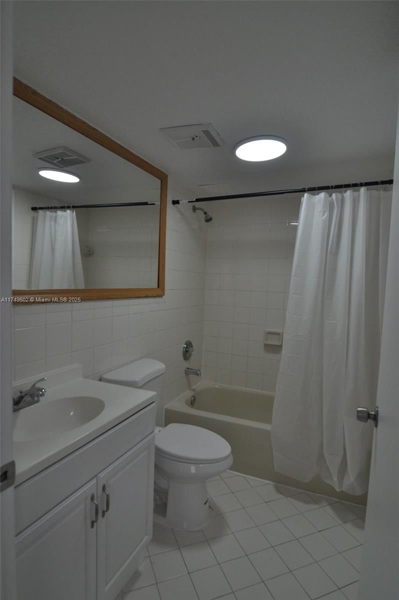Real estate property located at 6278 22nd Ct #7, Miami-dade, Cadiz Ii Condo, Hialeah, FL