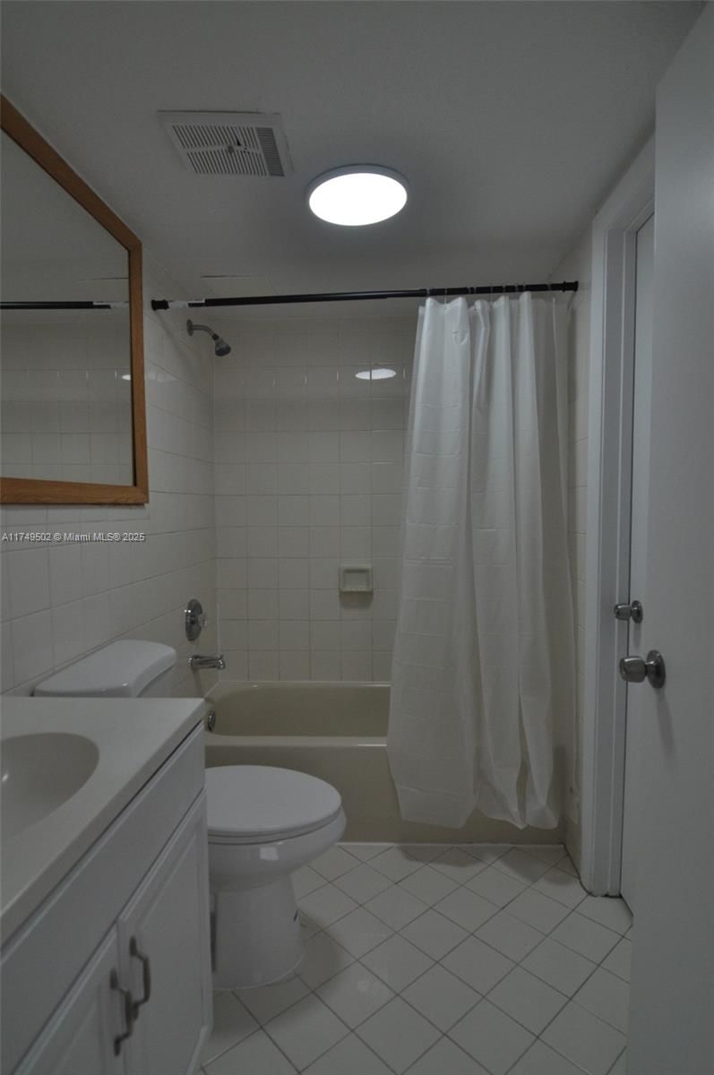 Real estate property located at 6278 22nd Ct #7, Miami-dade, Cadiz Ii Condo, Hialeah, FL