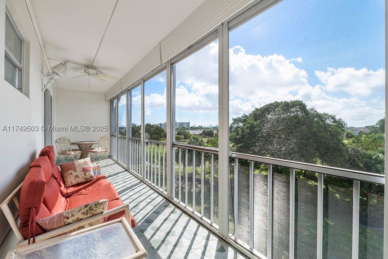 Real estate property located at 4800 Hillcrest Ln #514, Broward, Hillcrest Country Club Ap, Hollywood, FL