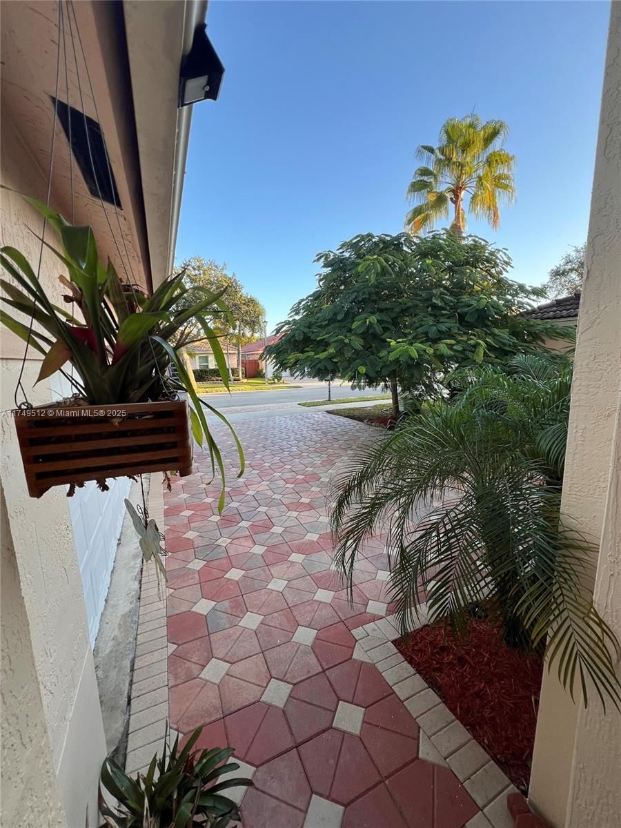 Real estate property located at 14026 Cypress Cove Cir, Broward, West Park-west Parcel, Davie, FL