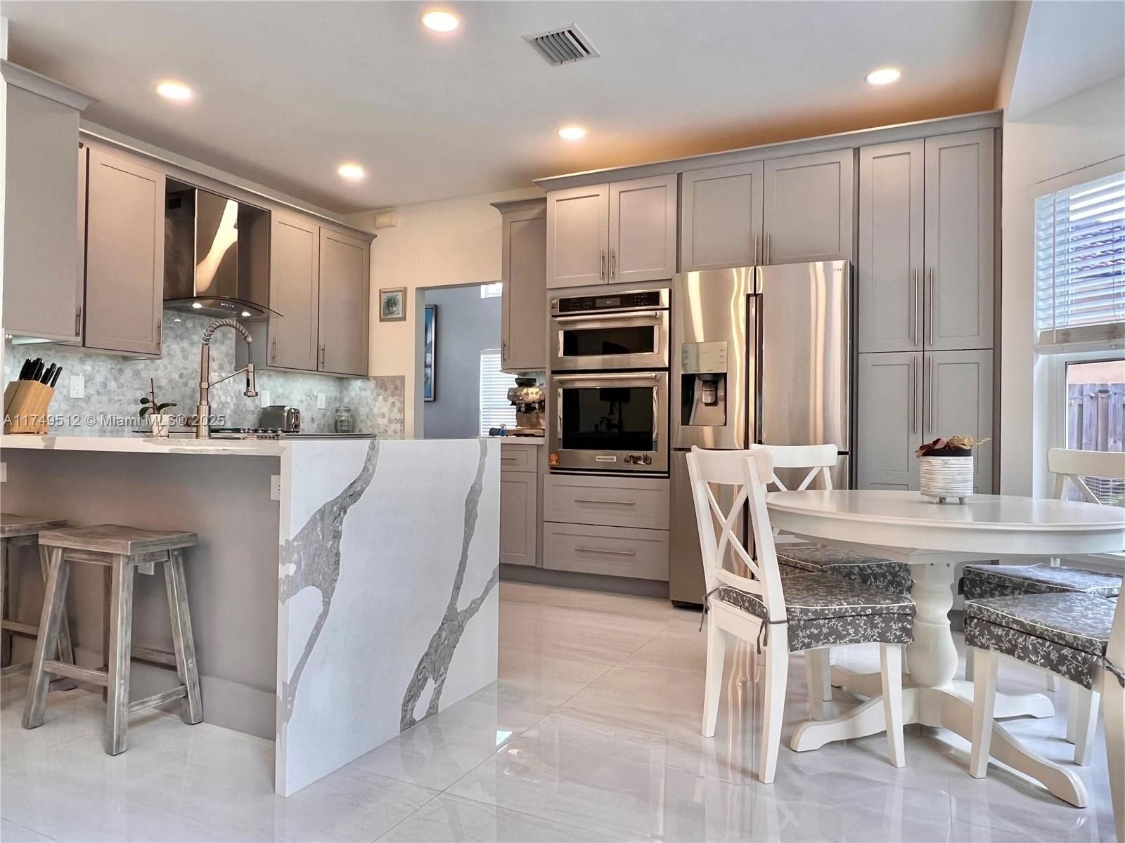 Real estate property located at 14026 Cypress Cove Cir, Broward, West Park-west Parcel, Davie, FL