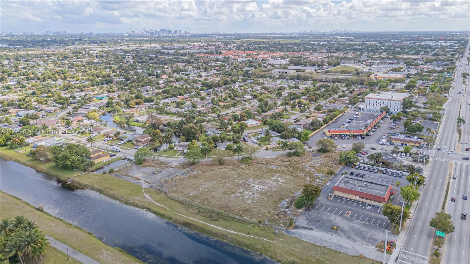 Real estate property located at 3900 37th St, Broward, Lauderdale Lakes, FL